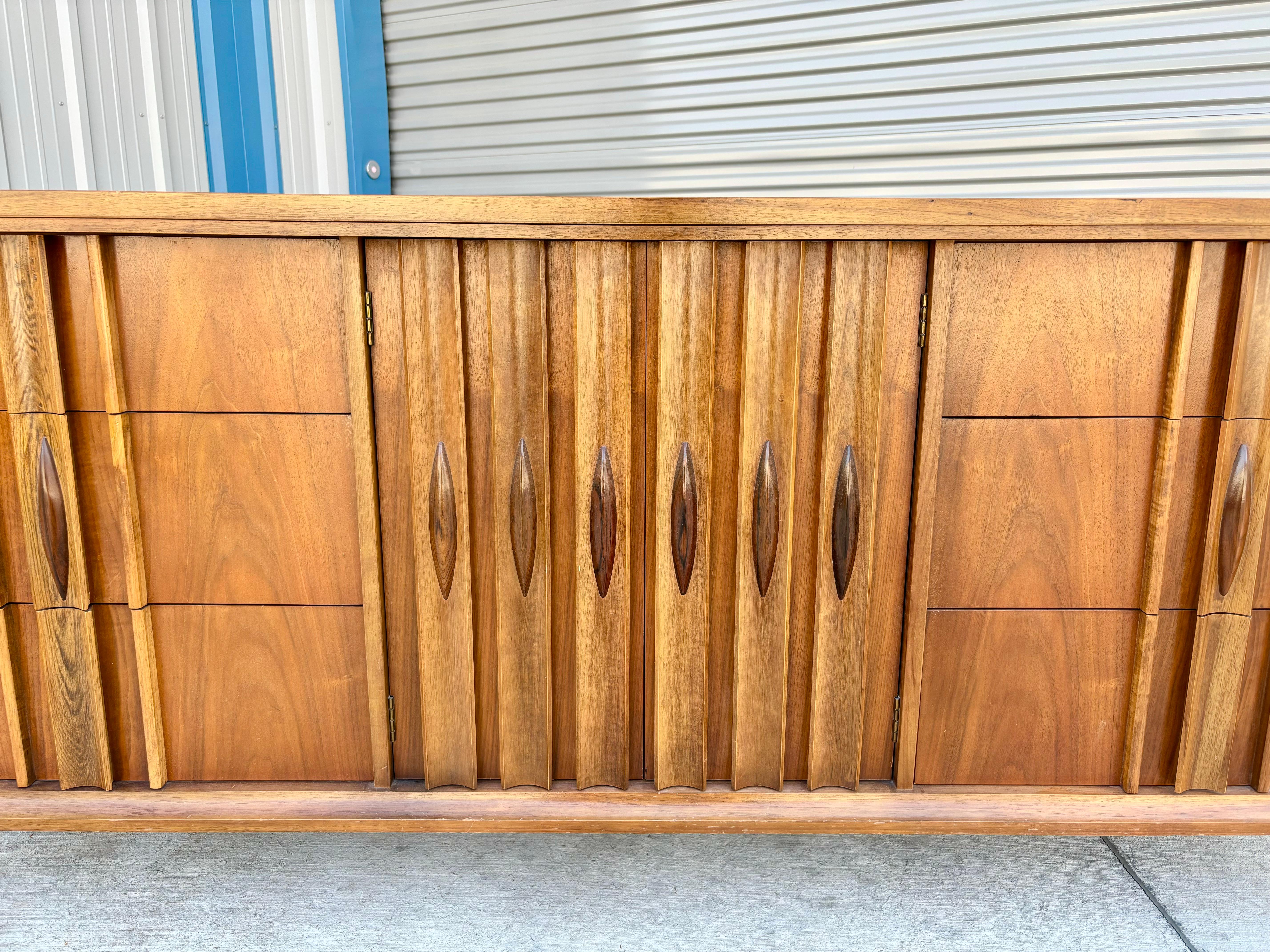 Mid-Century Modern 1960s Mid Century Walnut Dresser by Thomasville For Sale