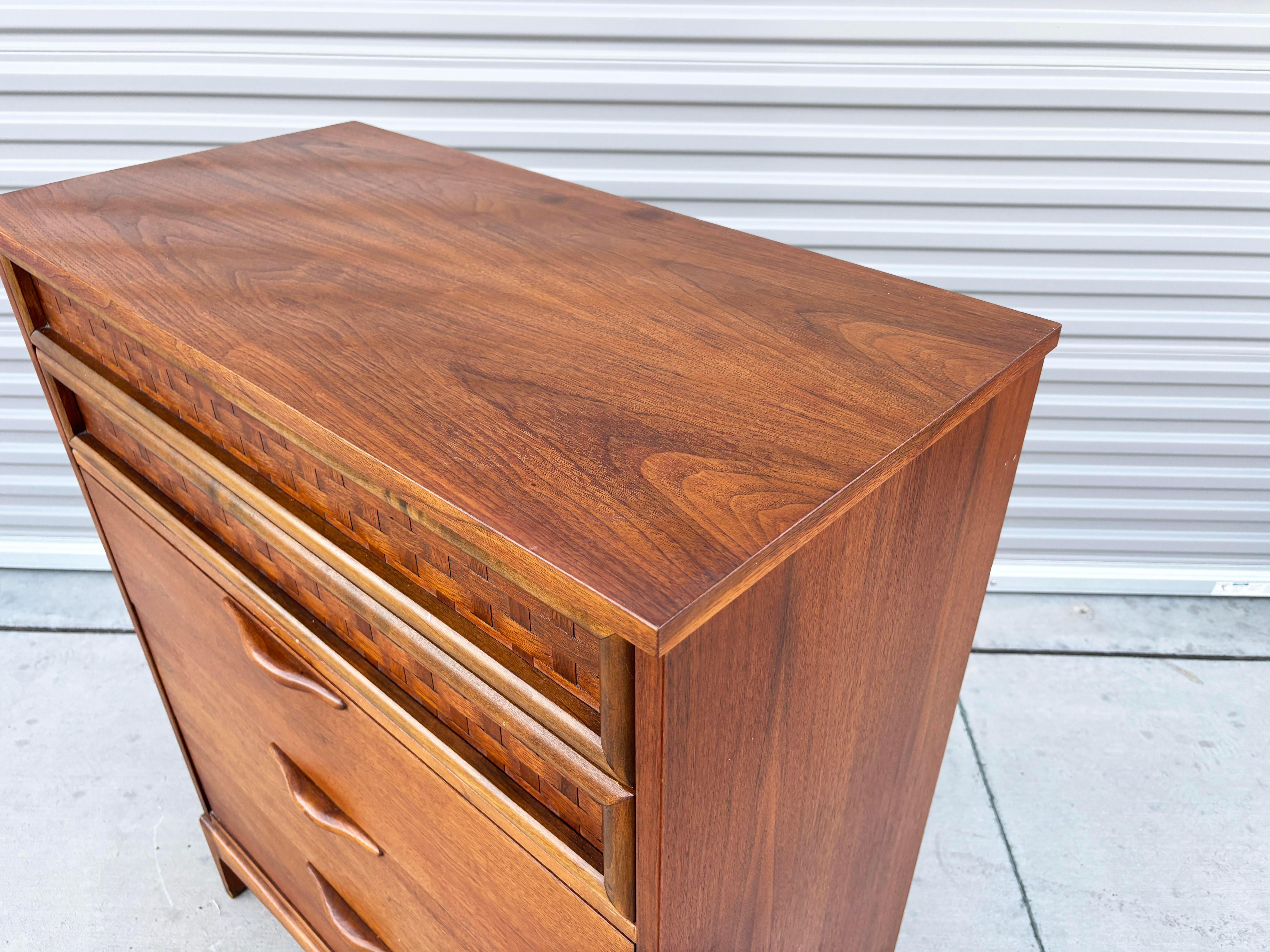 1960er Jahre Mid Century Nussbaum Highboy von Lane's im Angebot 3