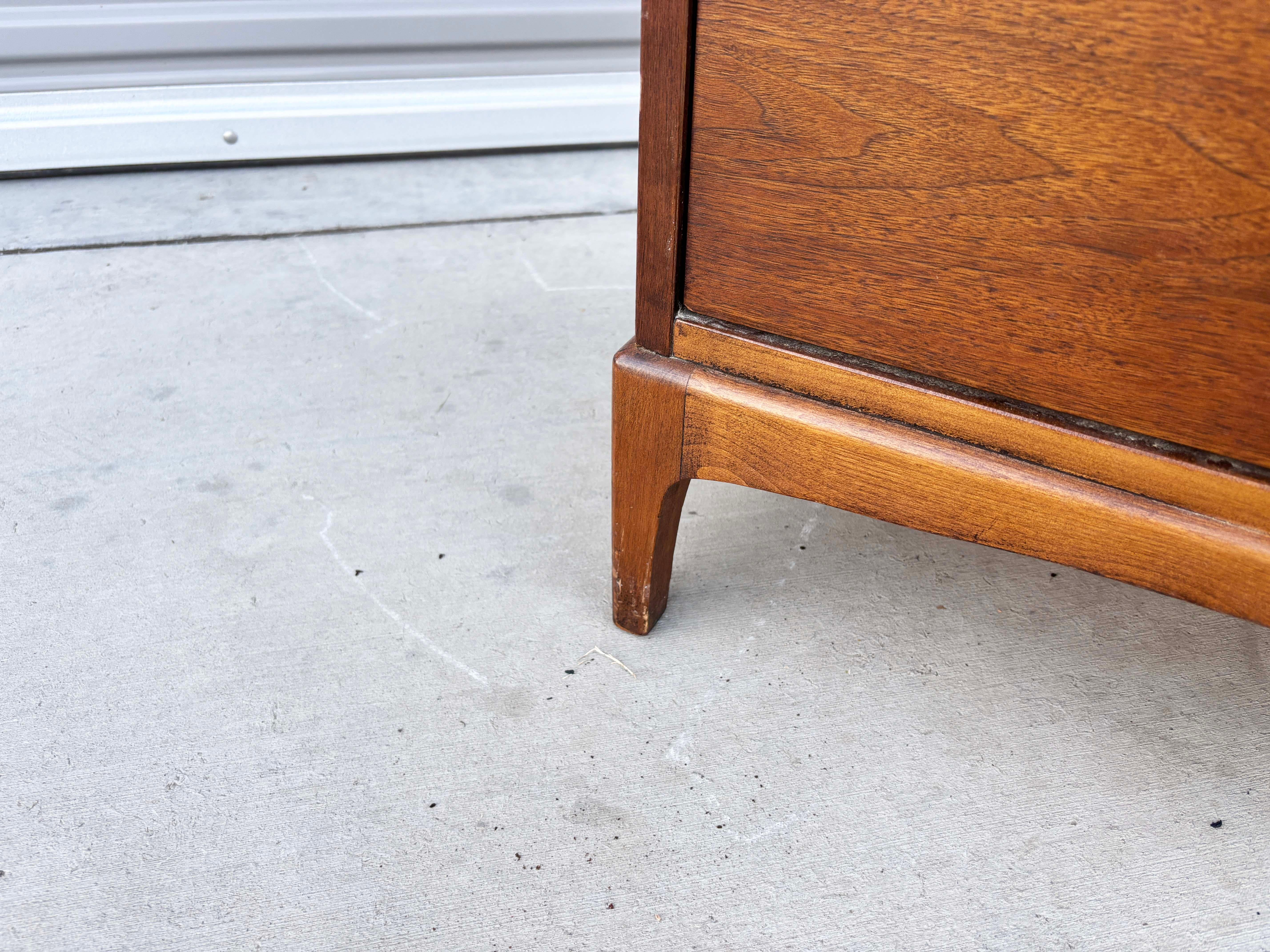 1960er Jahre Mid Century Nussbaum Highboy von Lane's im Angebot 6