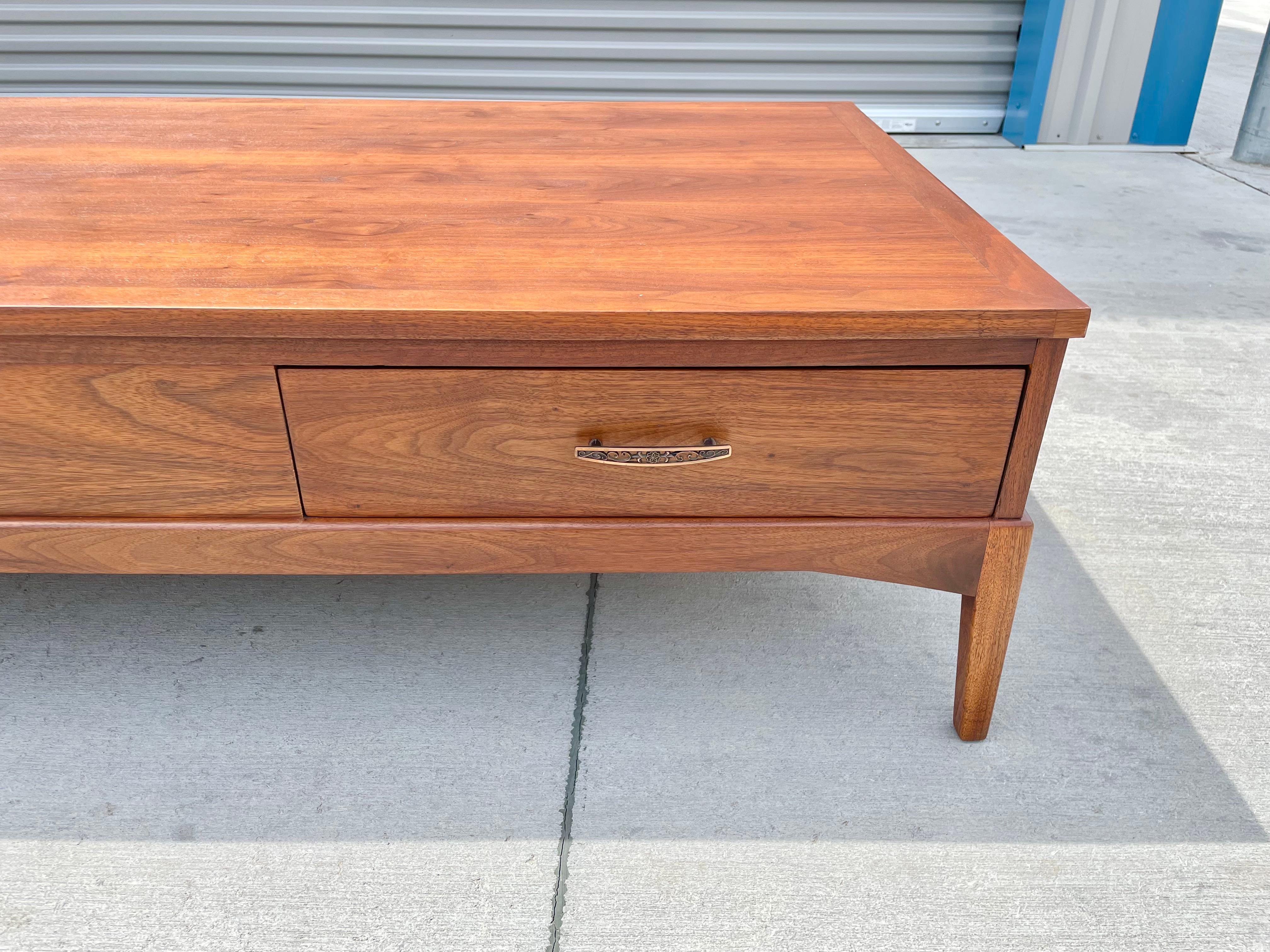 Mid-Century Modern 1960s Mid Century Walnut Lane Rhythm Coffee Table For Sale