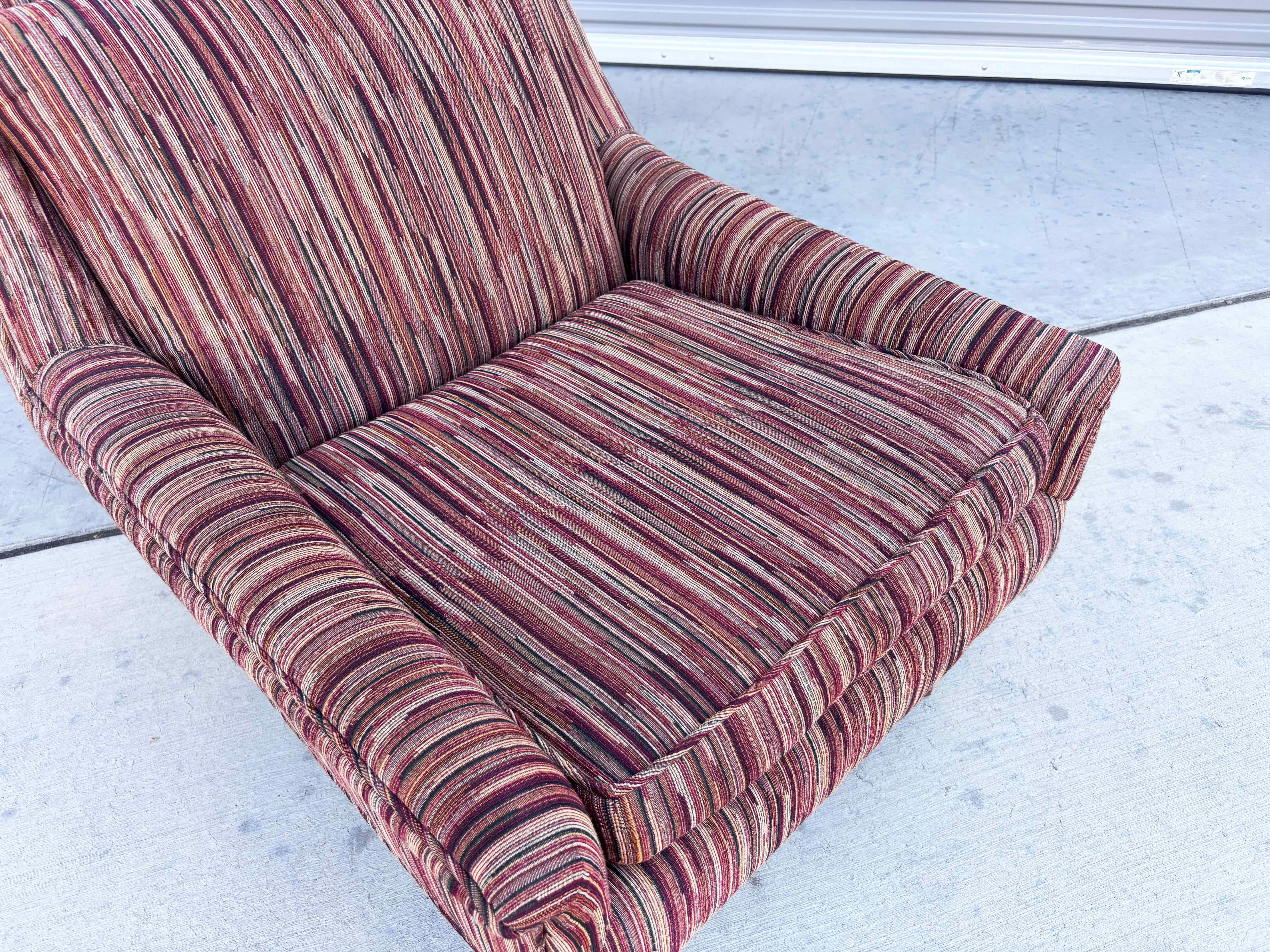 Sillas de salón de nogal de mediados de siglo de 1960 en venta 6