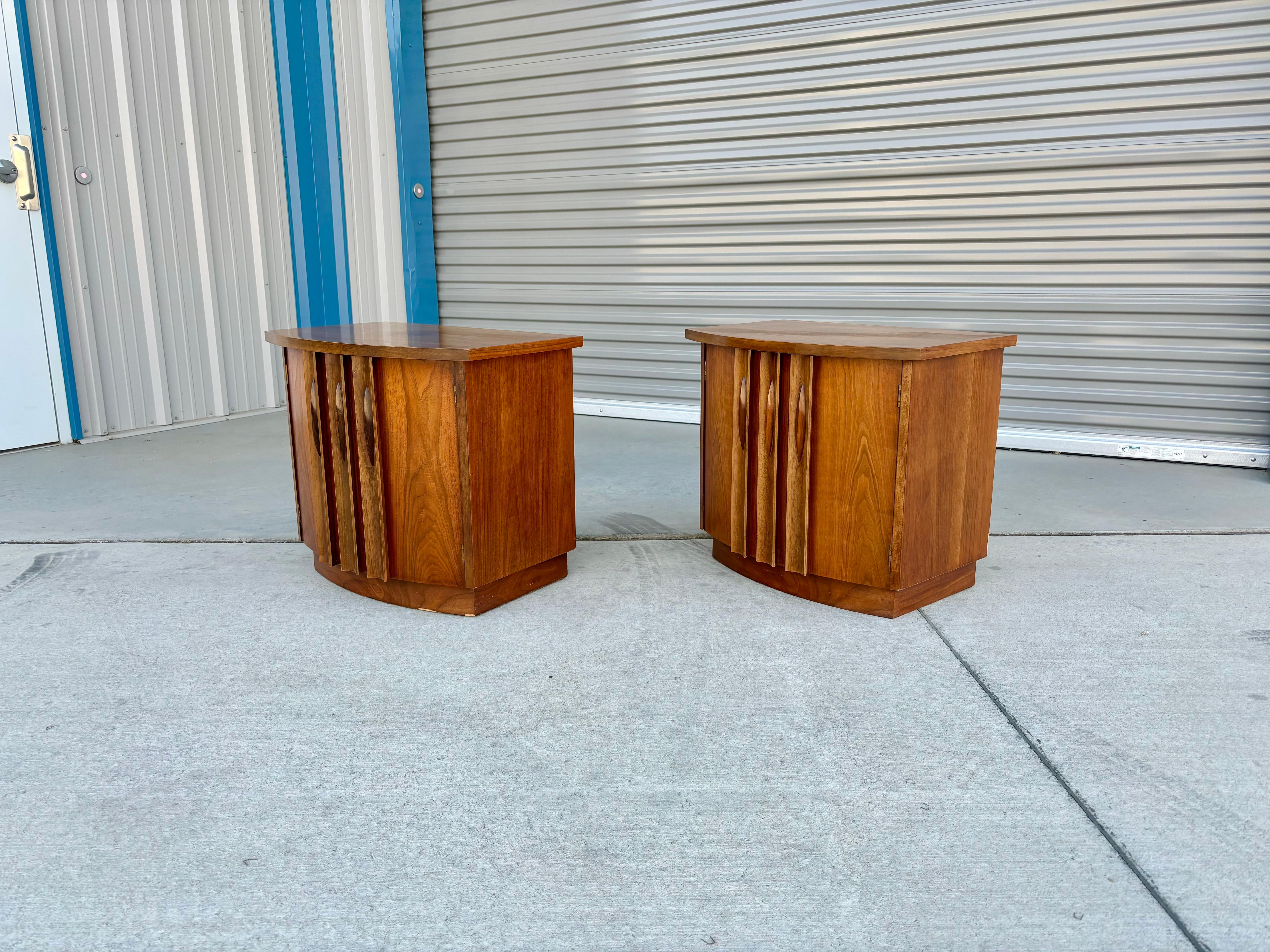 American 1960s Mid Century Walnut Nightstands by Thomasville - a Pair