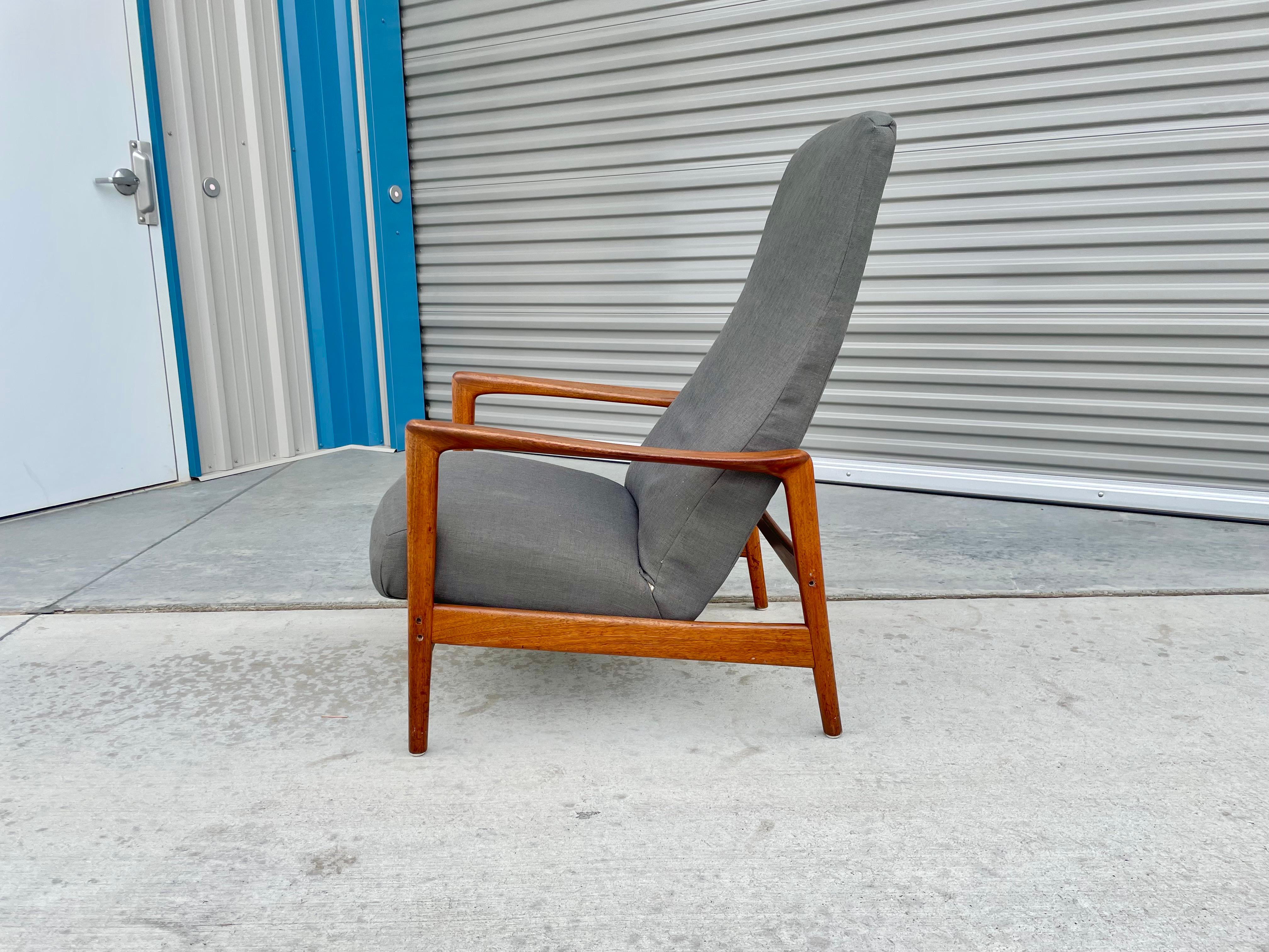 Swedish 1960s Mid Century Walnut Recliner by Folke Ohlsson for Dux For Sale