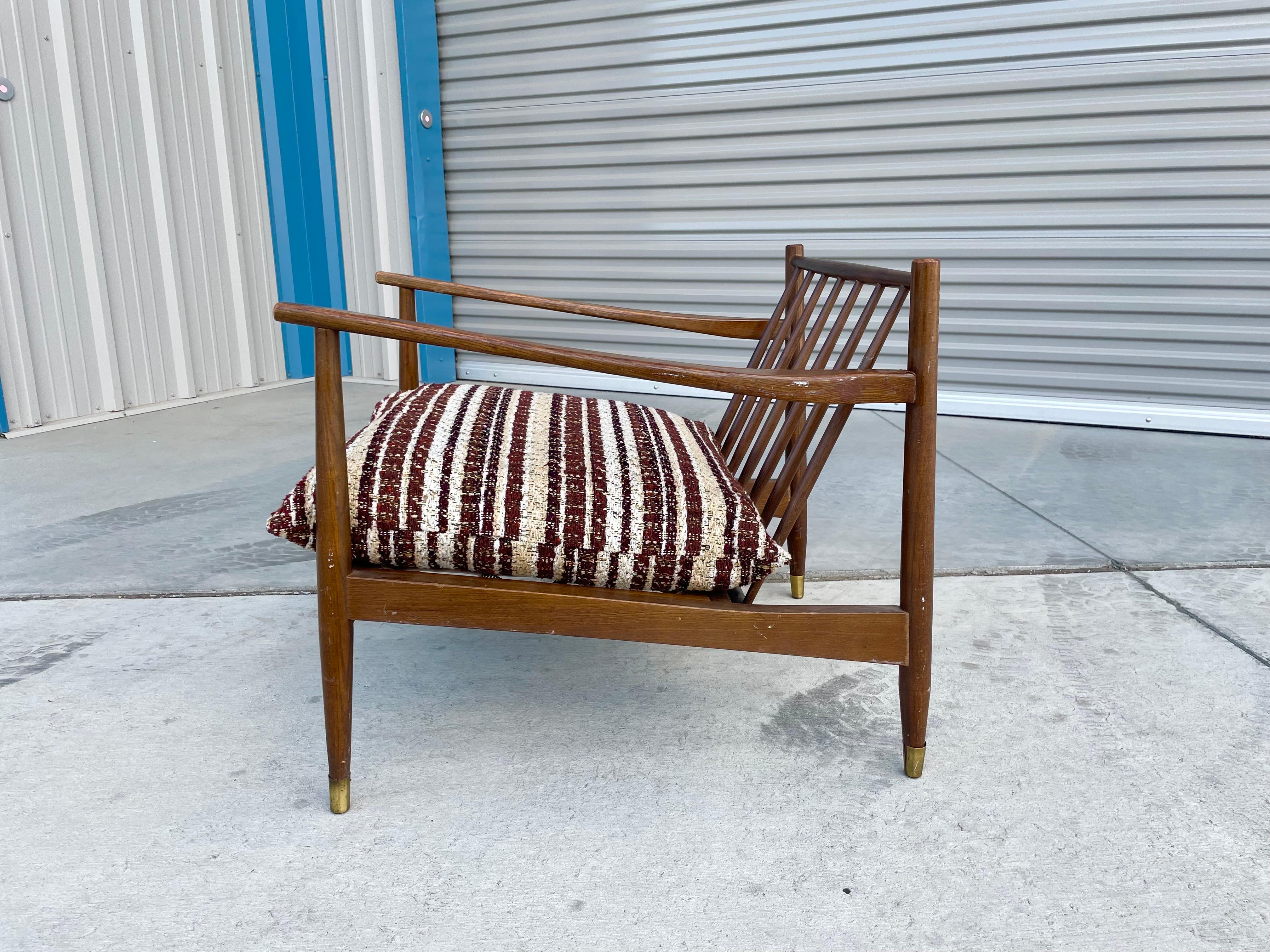 1960s Mid Century Walnut Slipper Lounge Chairs - Set of 3 en vente 6