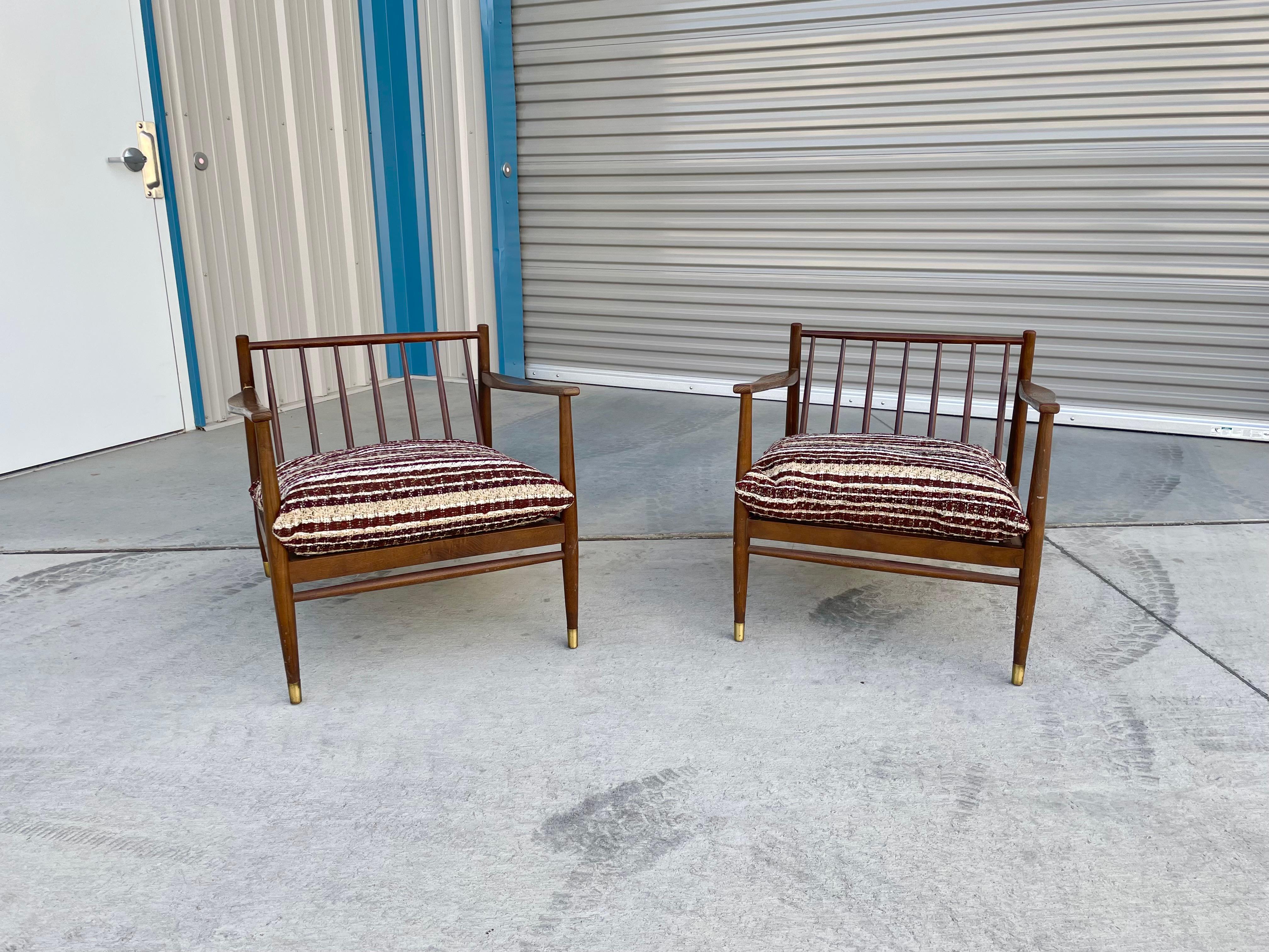 1960s Mid Century Walnut Slipper Lounge Chairs - Set of 3 Bon état - En vente à North Hollywood, CA