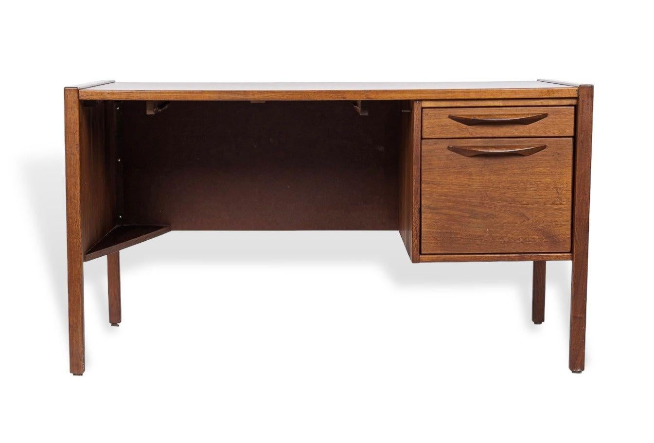 Americano Scrivania in Wood e laminato del 1960 di Jens Risom in vendita