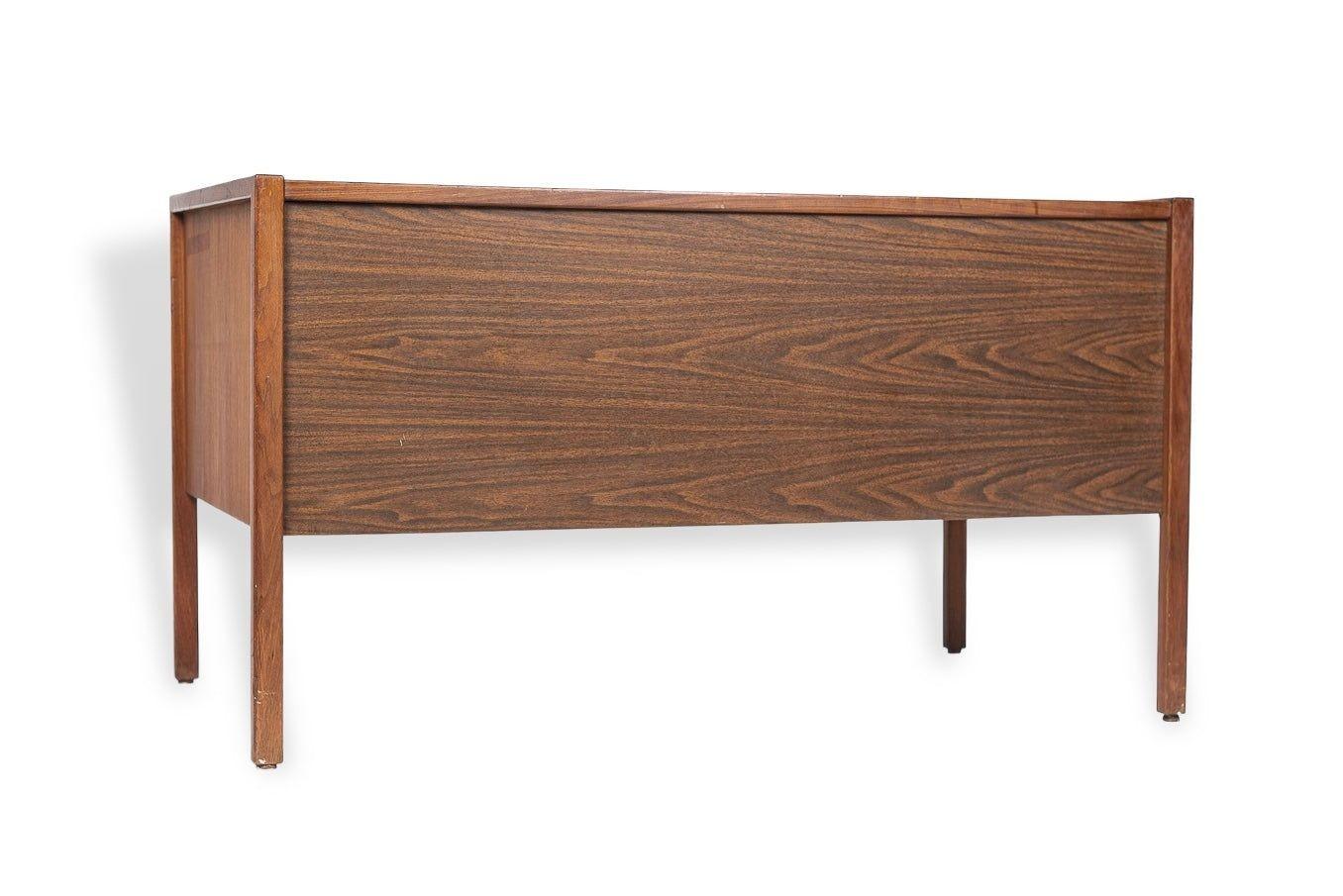 Scrivania in Wood e laminato del 1960 di Jens Risom in vendita 2