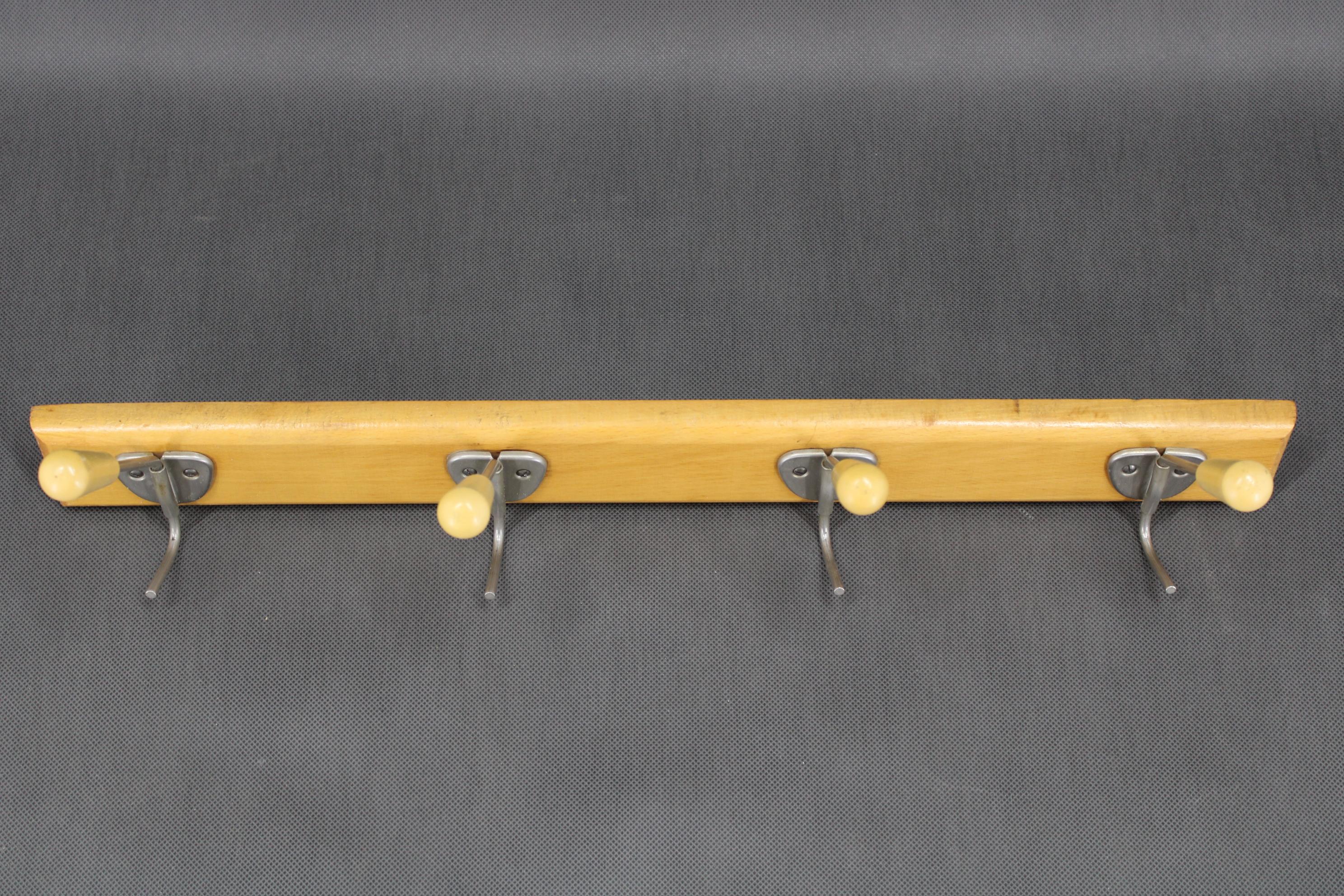 1960s Mid-century Wooden Wall Hanger, Czechoslovakia In Good Condition For Sale In Praha, CZ