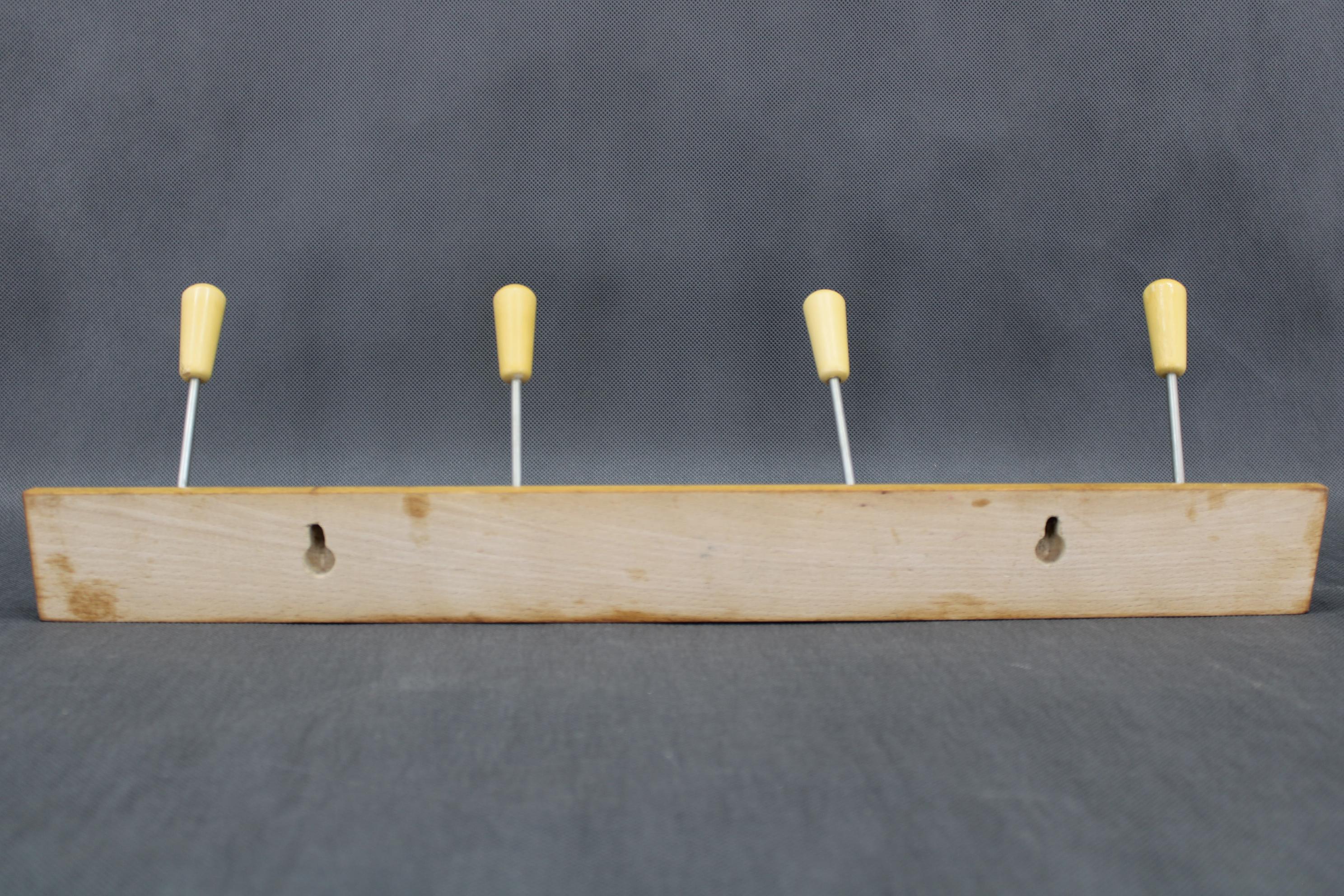 1960s Mid-century Wooden Wall Hanger, Czechoslovakia For Sale 2