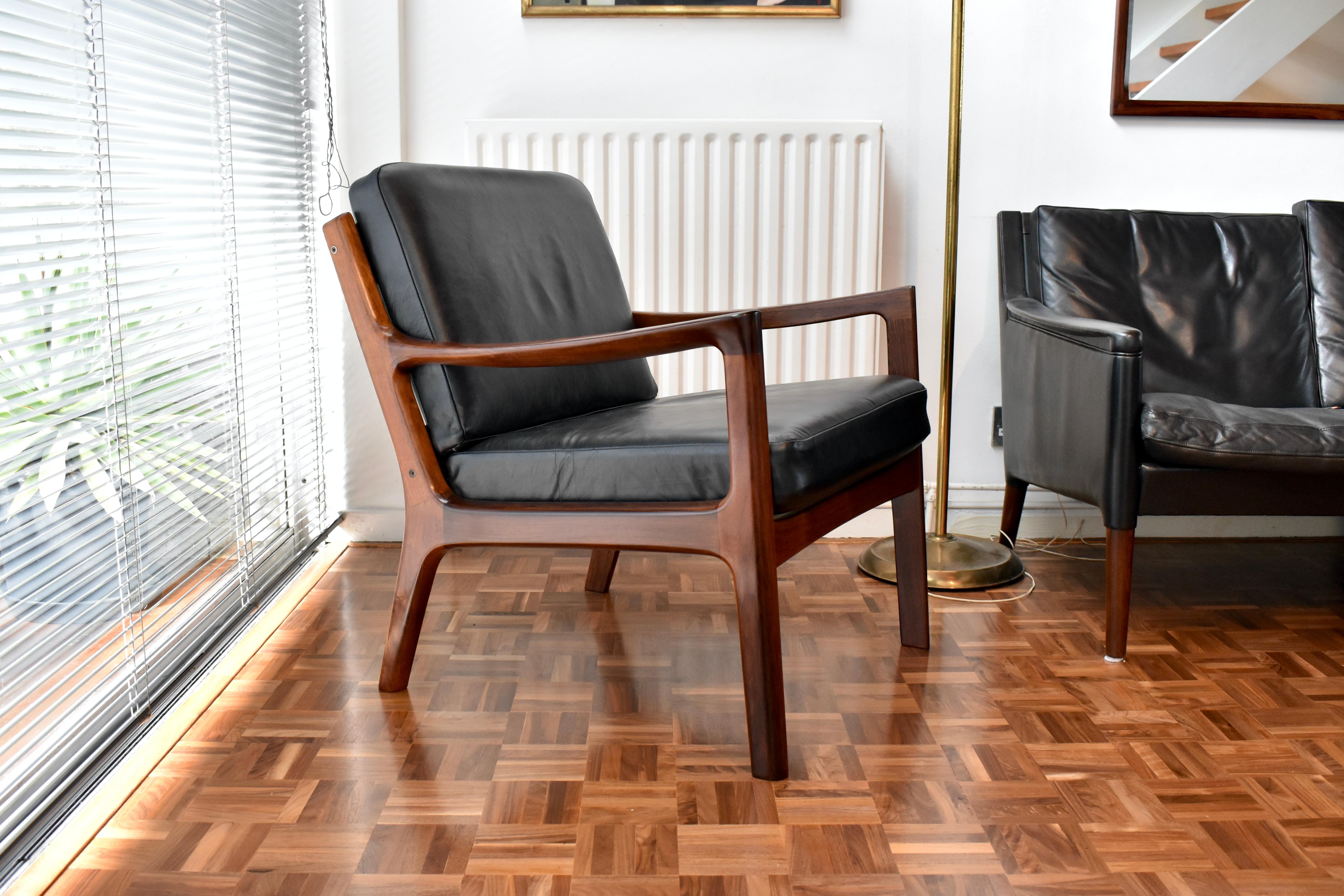 Beautiful Model 166 ‘Senator’ chair designed by Ole Wanscher for France & Son, Denmark.

Produced from solid Brazilian Rosewood this design looks absolutely stunning executed in this timber. Only a relatively small amount of chairs were produced in
