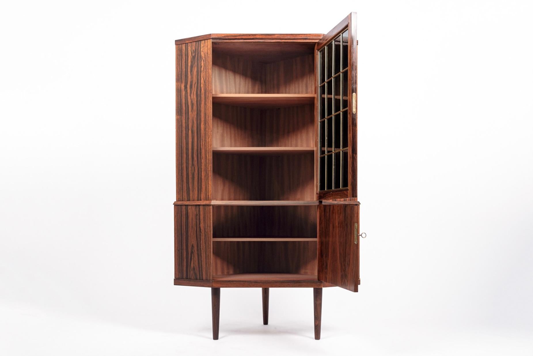 1960s Midcentury Danish Rosewood Corner Bar Cabinet For Sale 7