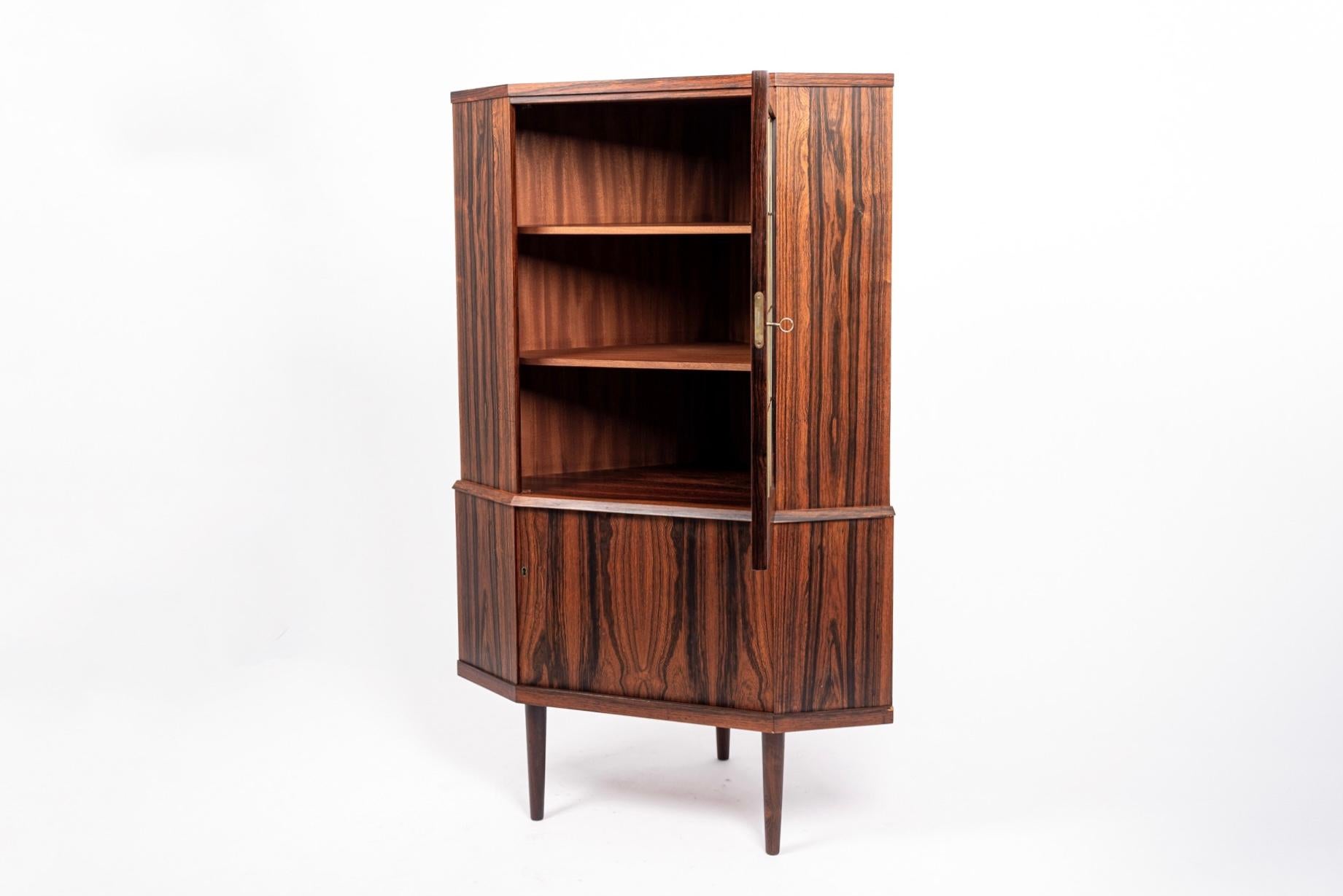 1960s Midcentury Danish Rosewood Corner Bar Cabinet For Sale 2