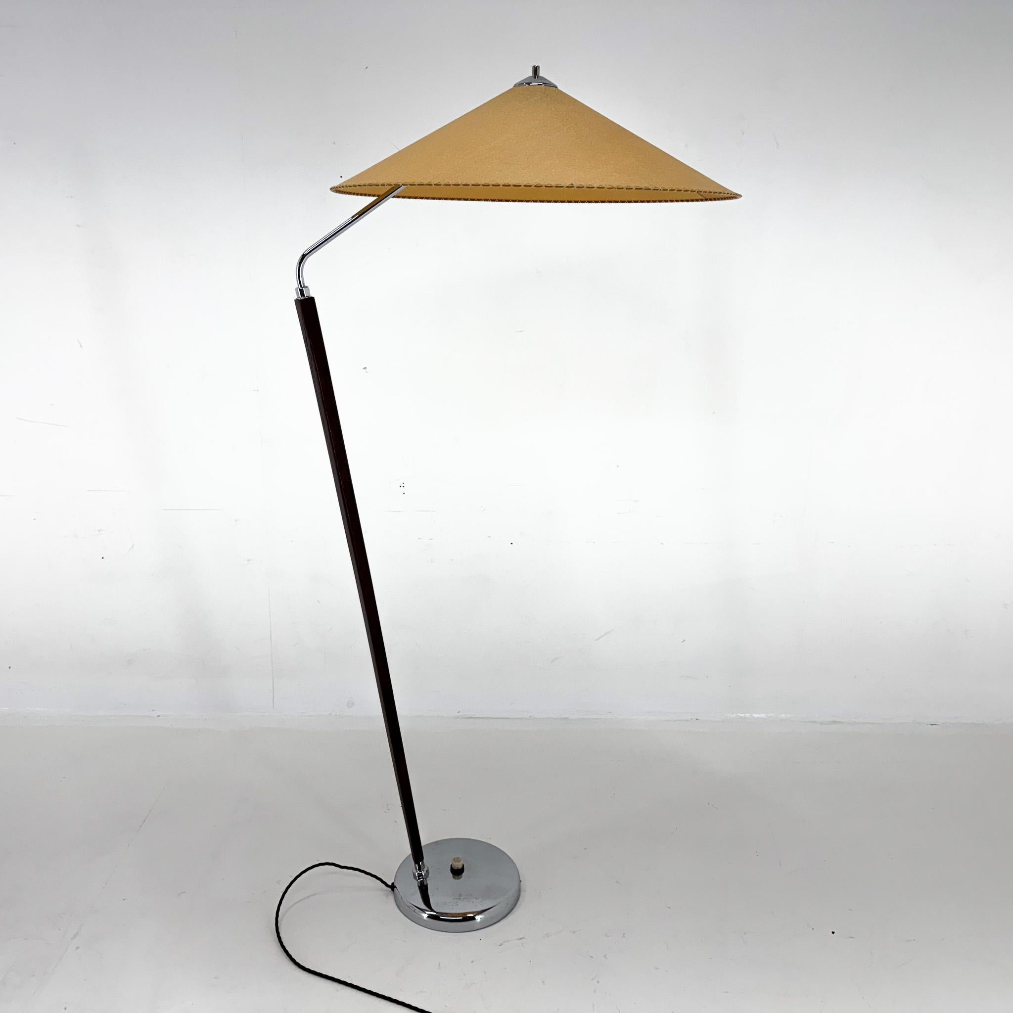 Stehlampe aus der Mitte des Jahrhunderts „Japanischer Stil“ von Zukov, Tschechoslowakei, 1960er Jahre im Angebot 5