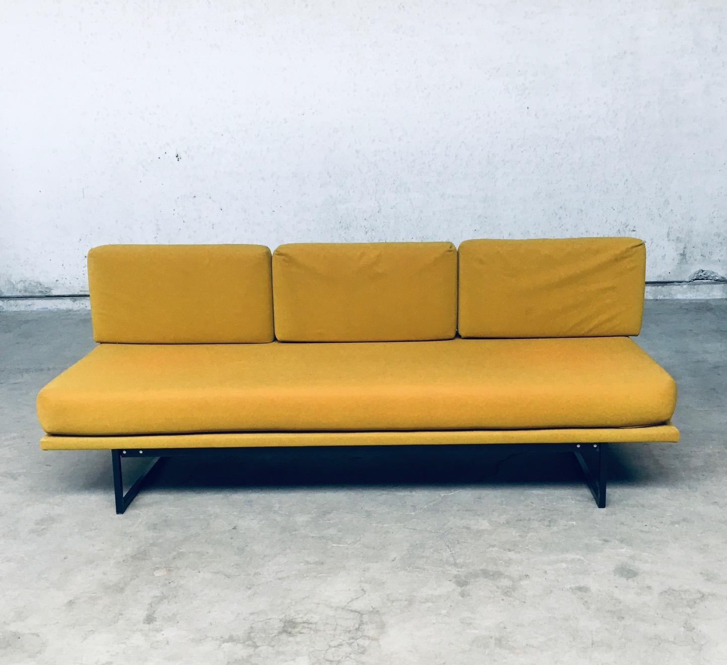 Mid-Century Modern 1960's Midcentury Modern Dutch Design 3 Seat Sofa Bench en vente