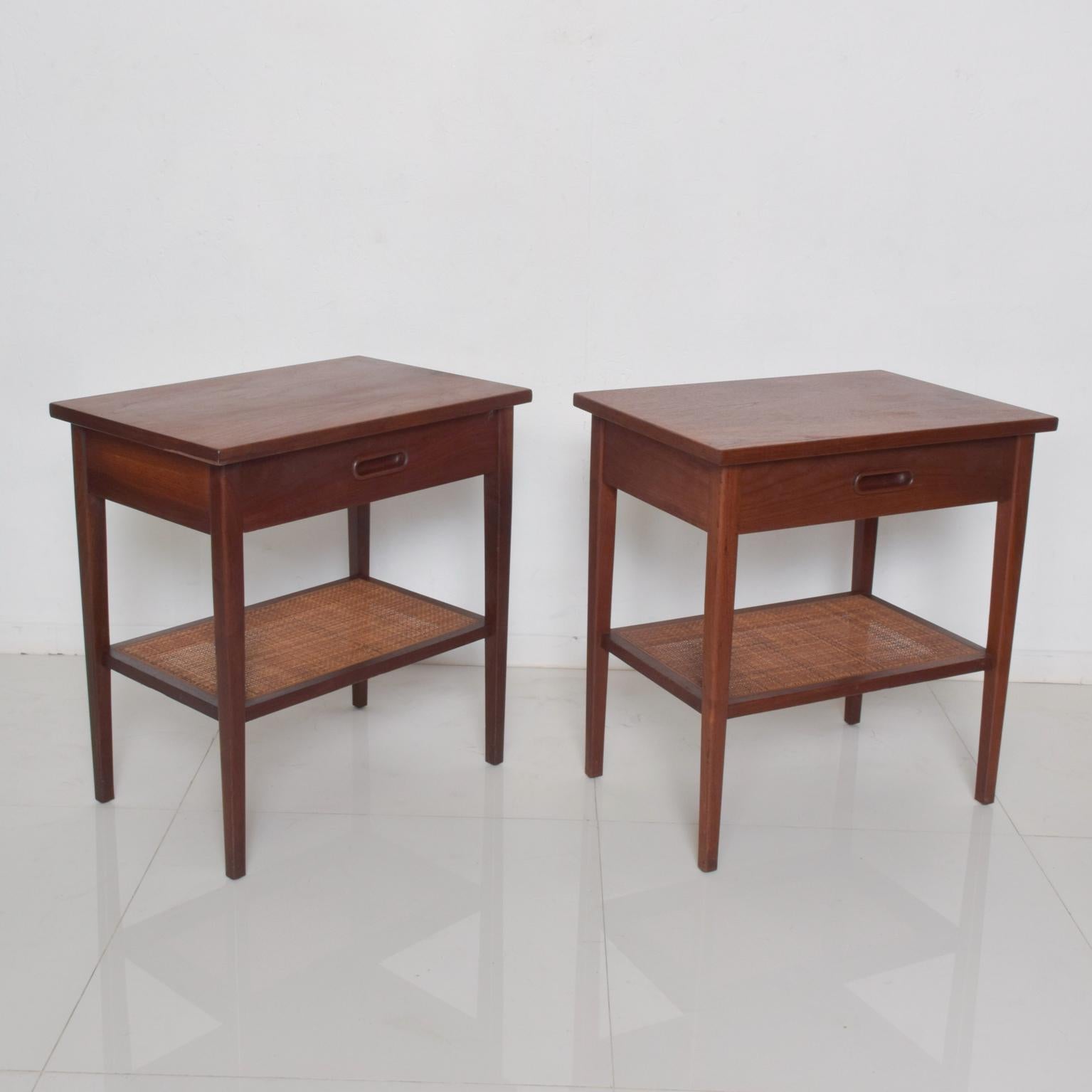 1960s Mid-Century Modern Nakashima Simple Style Walnut Nightstands with Cane USA In Good Condition In Chula Vista, CA