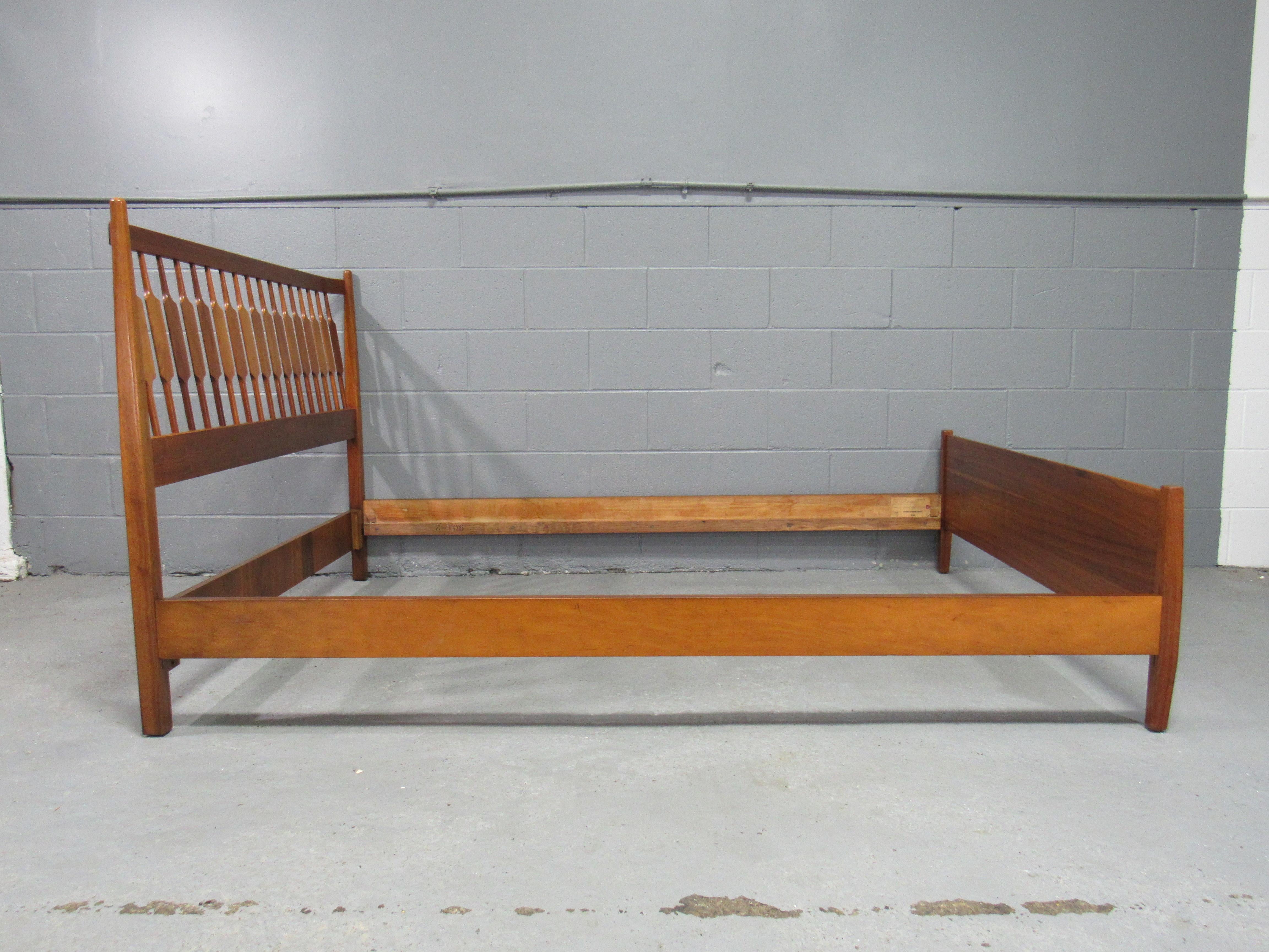 1960s Mid-Century Modern Solid Walnut Full Double Bed by Kipp Stewart for Drexel 3