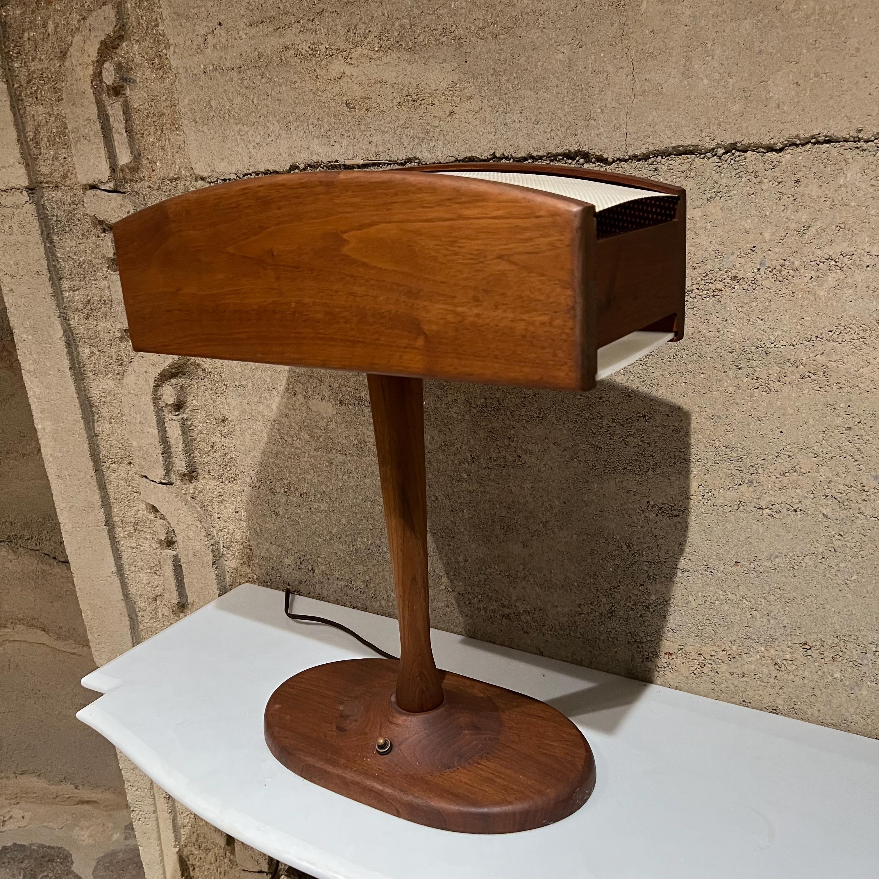 1960s Midcentury Modern Warm Walnut Wood Desk Lamp Organic Beauty In Good Condition For Sale In Chula Vista, CA