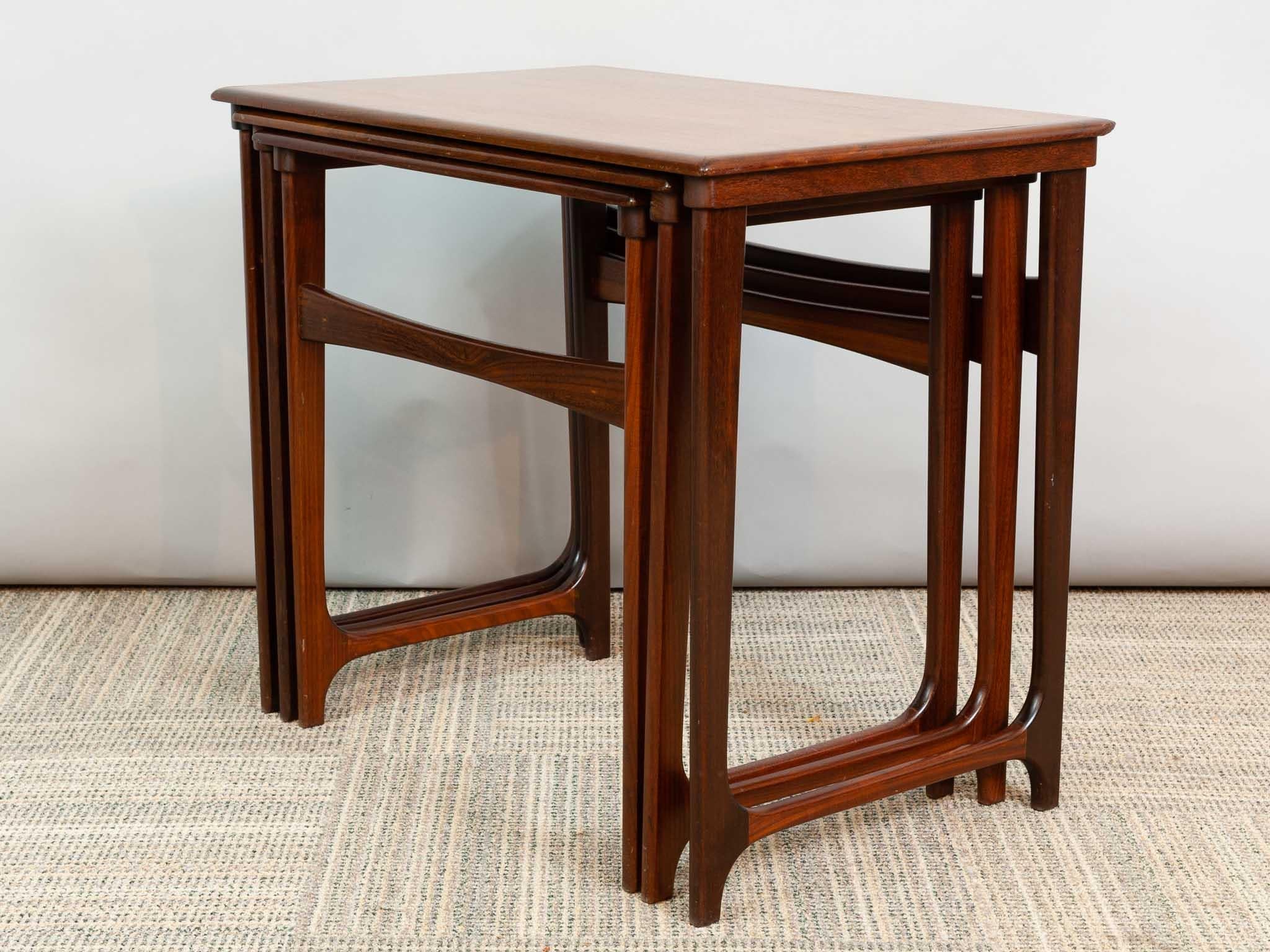 1960s Midcentury Scandinavian Danish B.C. Mobler Teak Set of 3 Nesting Tables 2