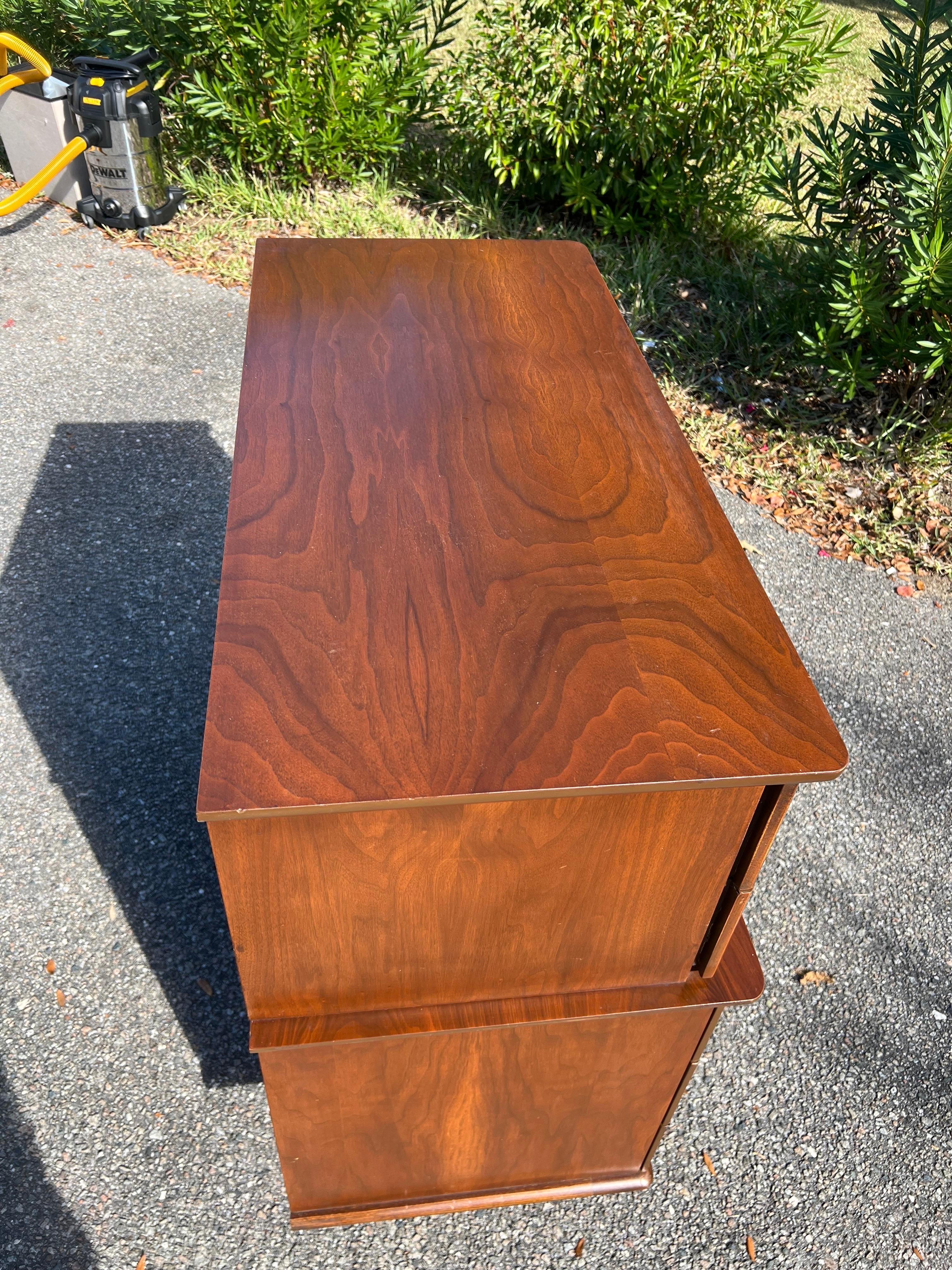 1960s Midcentury Tall High Boy Dresser United Furniture For Sale 6