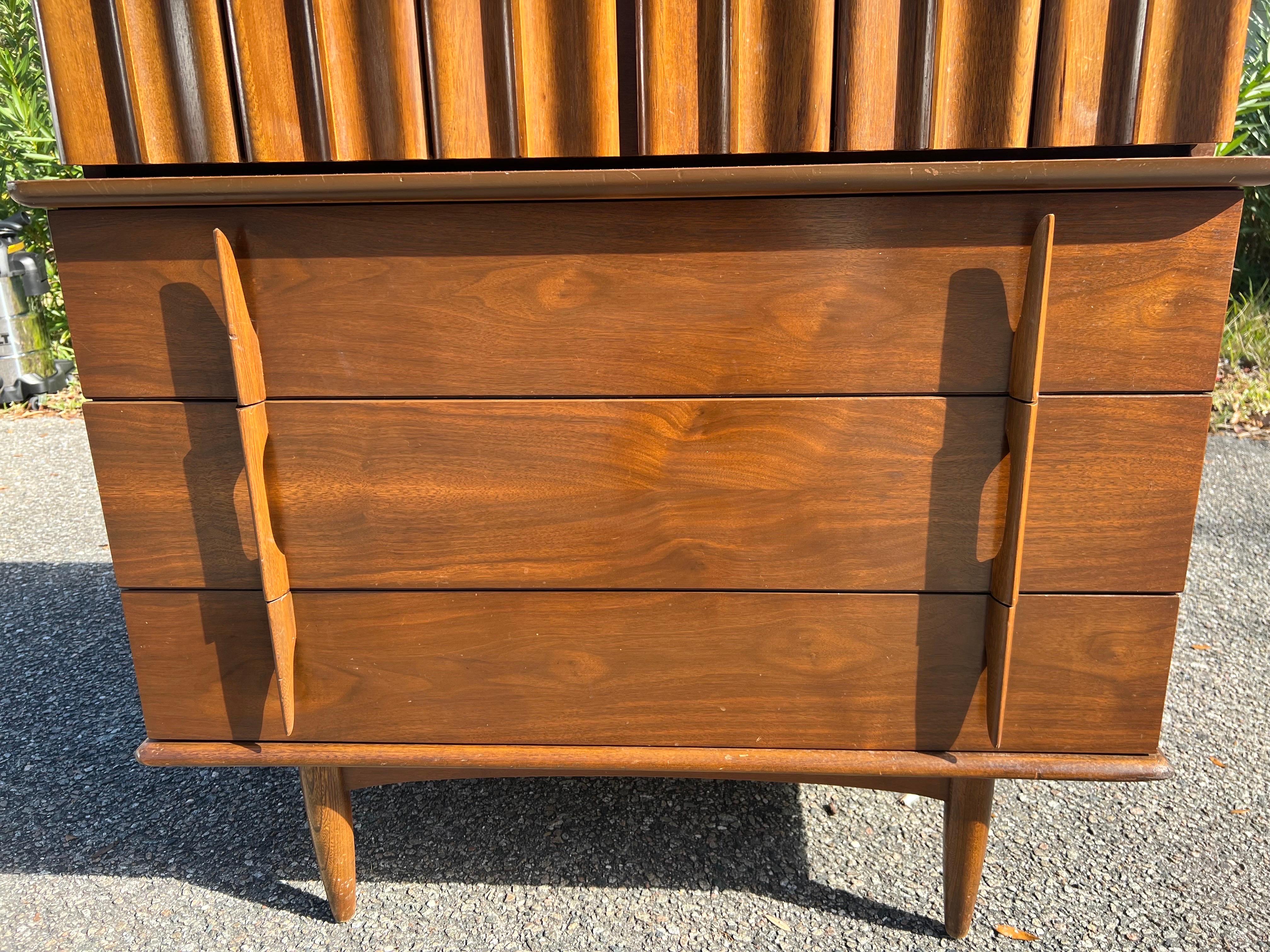 20th Century 1960s Midcentury Tall High Boy Dresser United Furniture For Sale