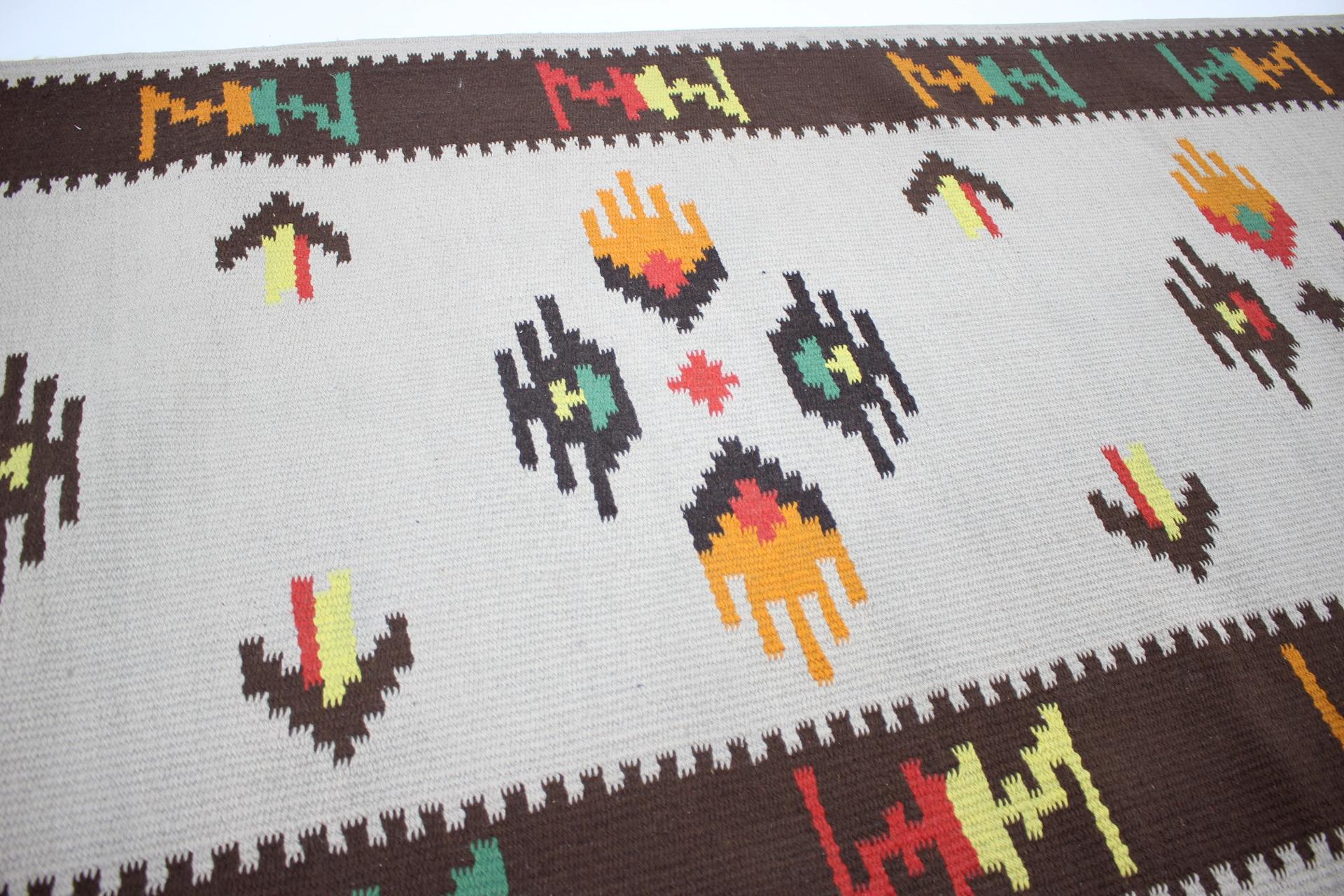 1960s Midcentury Wool Kilim Rug In Good Condition For Sale In Praha, CZ