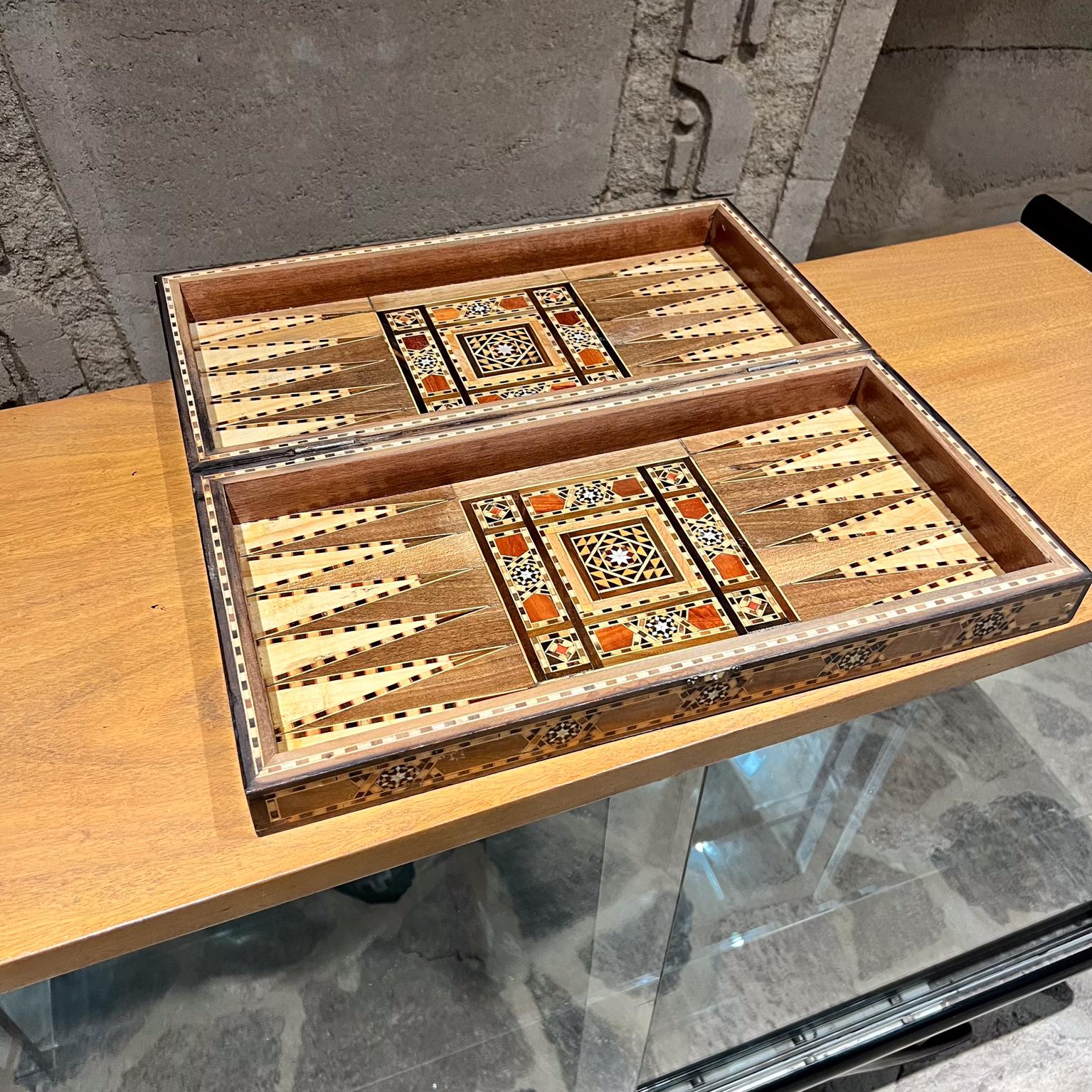 Scatola di scacchi del gioco del Backgammon mediorientale del 1960 In condizioni buone in vendita a Chula Vista, CA