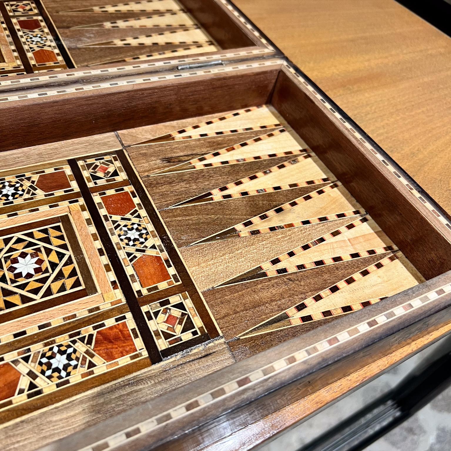 Madreperla Scatola di scacchi del gioco del Backgammon mediorientale del 1960 in vendita