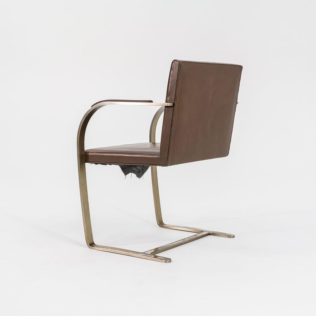 1960s Mies van der Rohe for Knoll Flat Bar Brno Chair in Leather & Bronze Finish In Good Condition For Sale In Philadelphia, PA