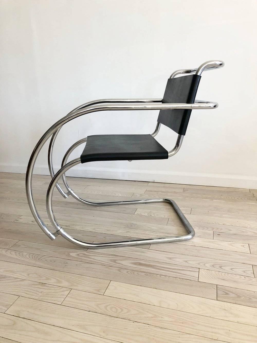 Italian 1960s Mies van der Rohe MR Chairs by Standing Black Leather and Chrome Armchair