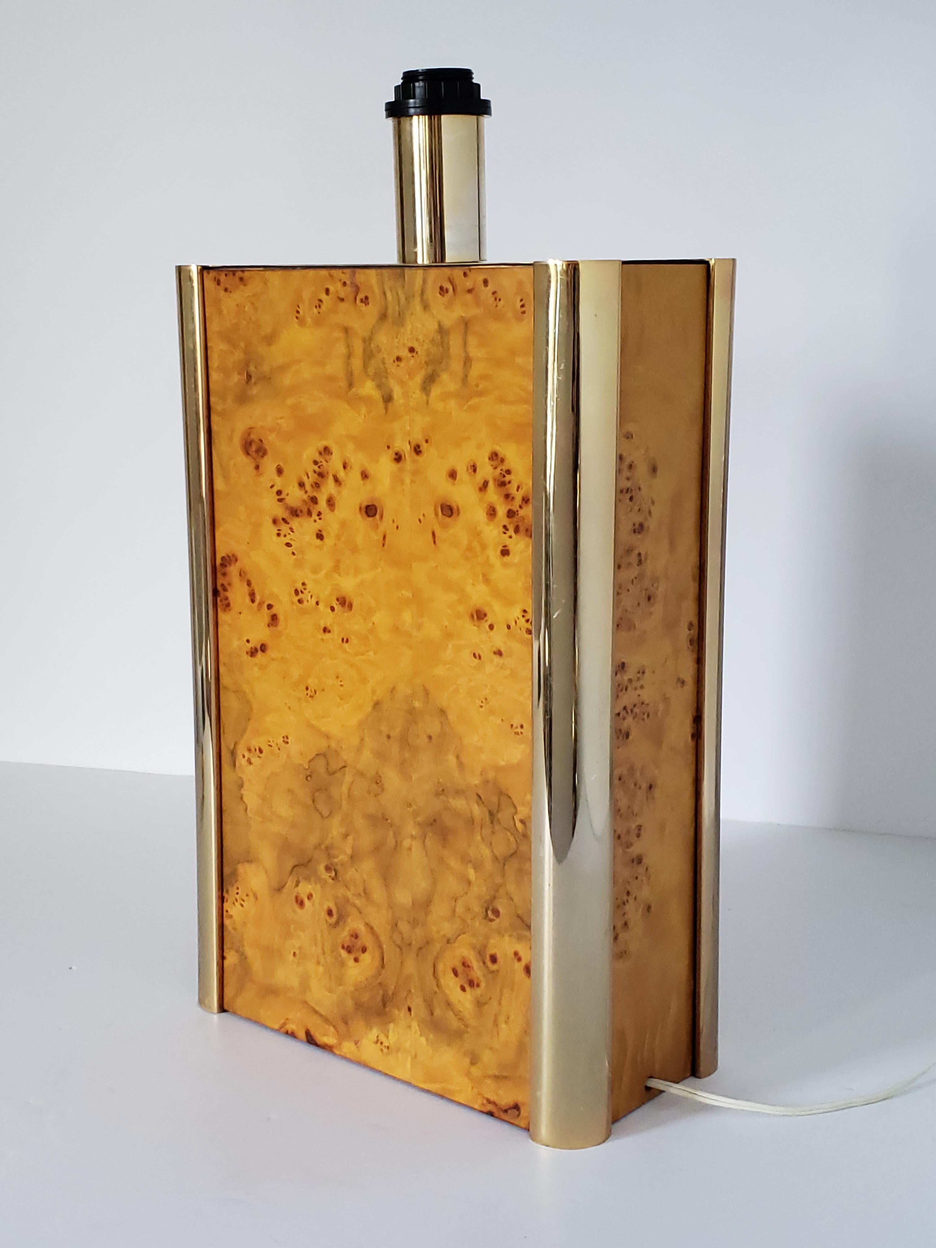 Mid-20th Century 1960s Milo Baughman Style Burl Wood and Brass Tall Table Lamp, USA For Sale