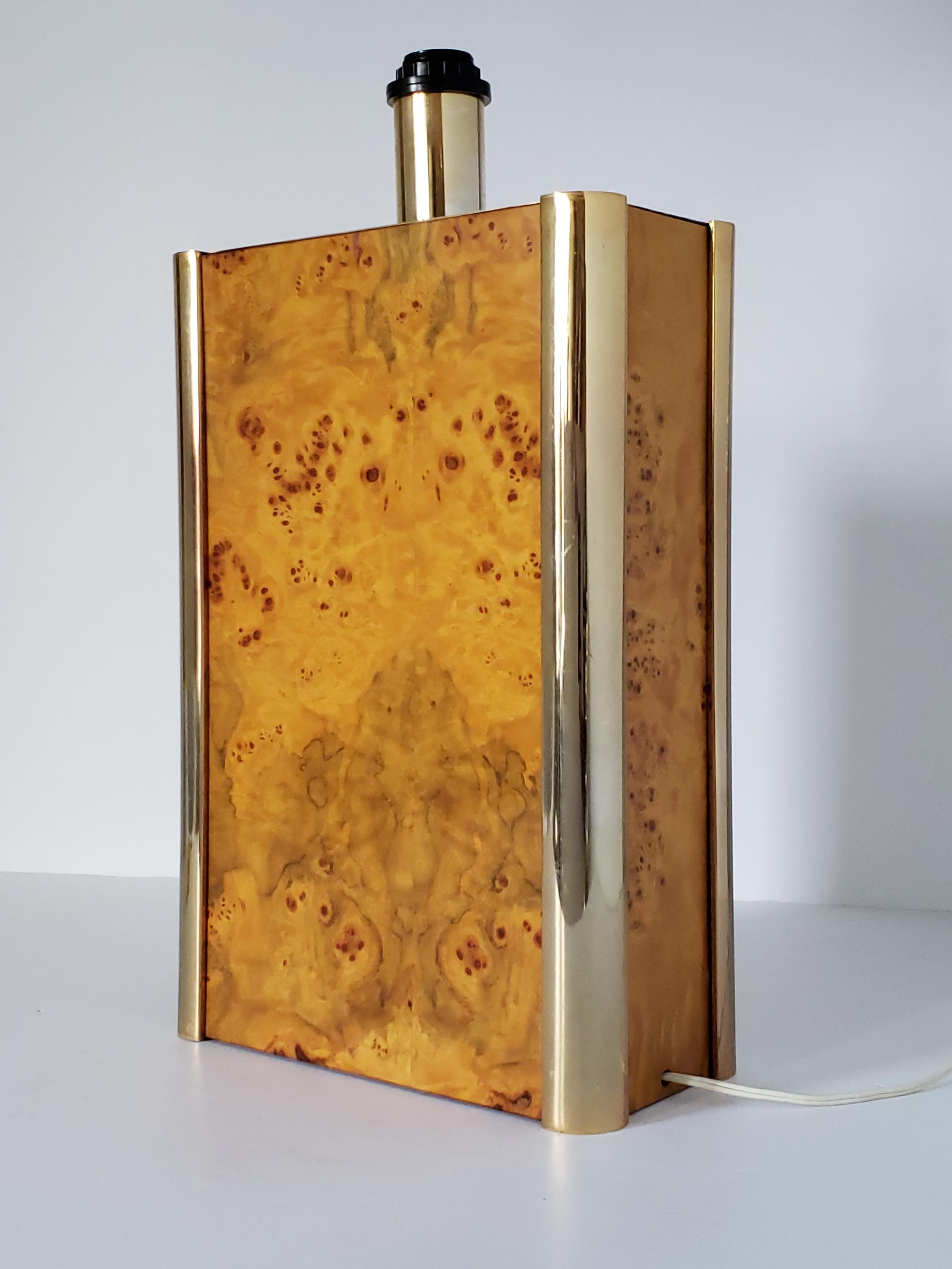 Mid-20th Century 1960s Milo Baughman Style Burl Wood and Brass Tall Table Lamp, USA For Sale