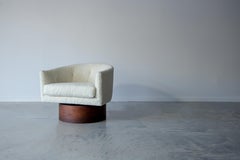 1960s Milo Baughman for Thayer Coggin Swivel Tub Chair with Rosewood Base