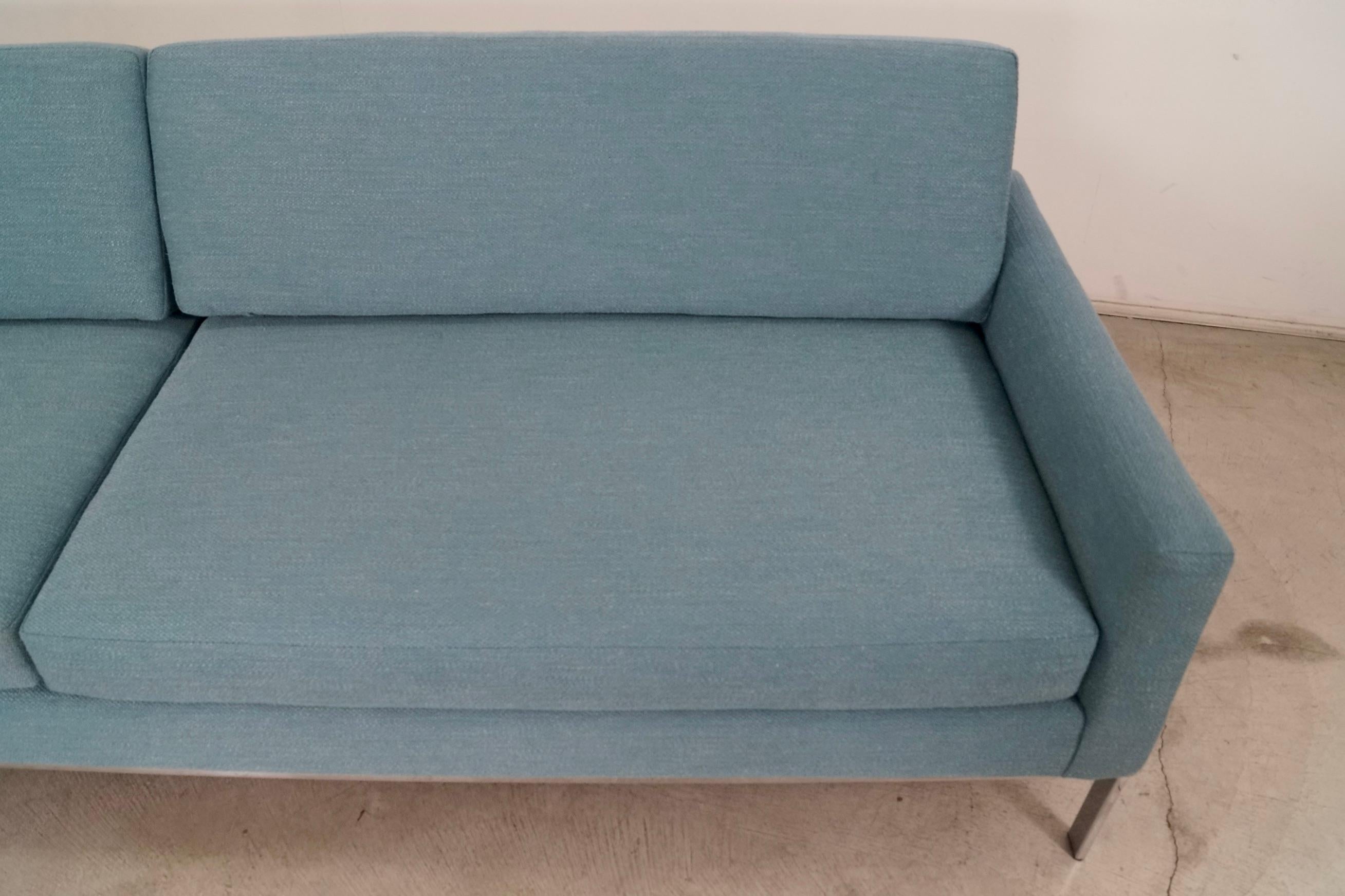 Sofá largo con base cromada estilo Milo Baughman, años 60 en venta 12