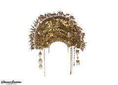 coiffe de mariée en métal doré Minangkabau des années 1960:: Sumatra:: Indonésie