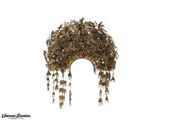 Coiffeuse de mariée Minangkabau en métal doré des années 1960, Sumatra, Indonésie