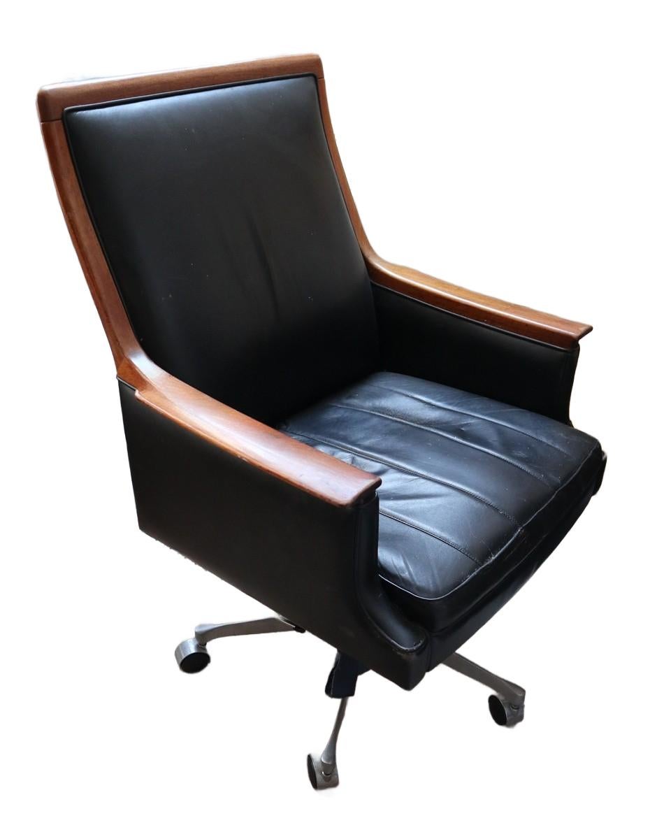 Silla ejecutiva Minerva de cuero y palisandro de los años 60, por Torbjorn Afdal en venta 4