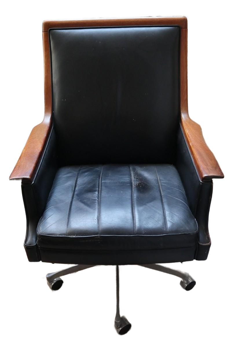 Silla ejecutiva Minerva de cuero y palisandro de los años 60, por Torbjorn Afdal en venta 8