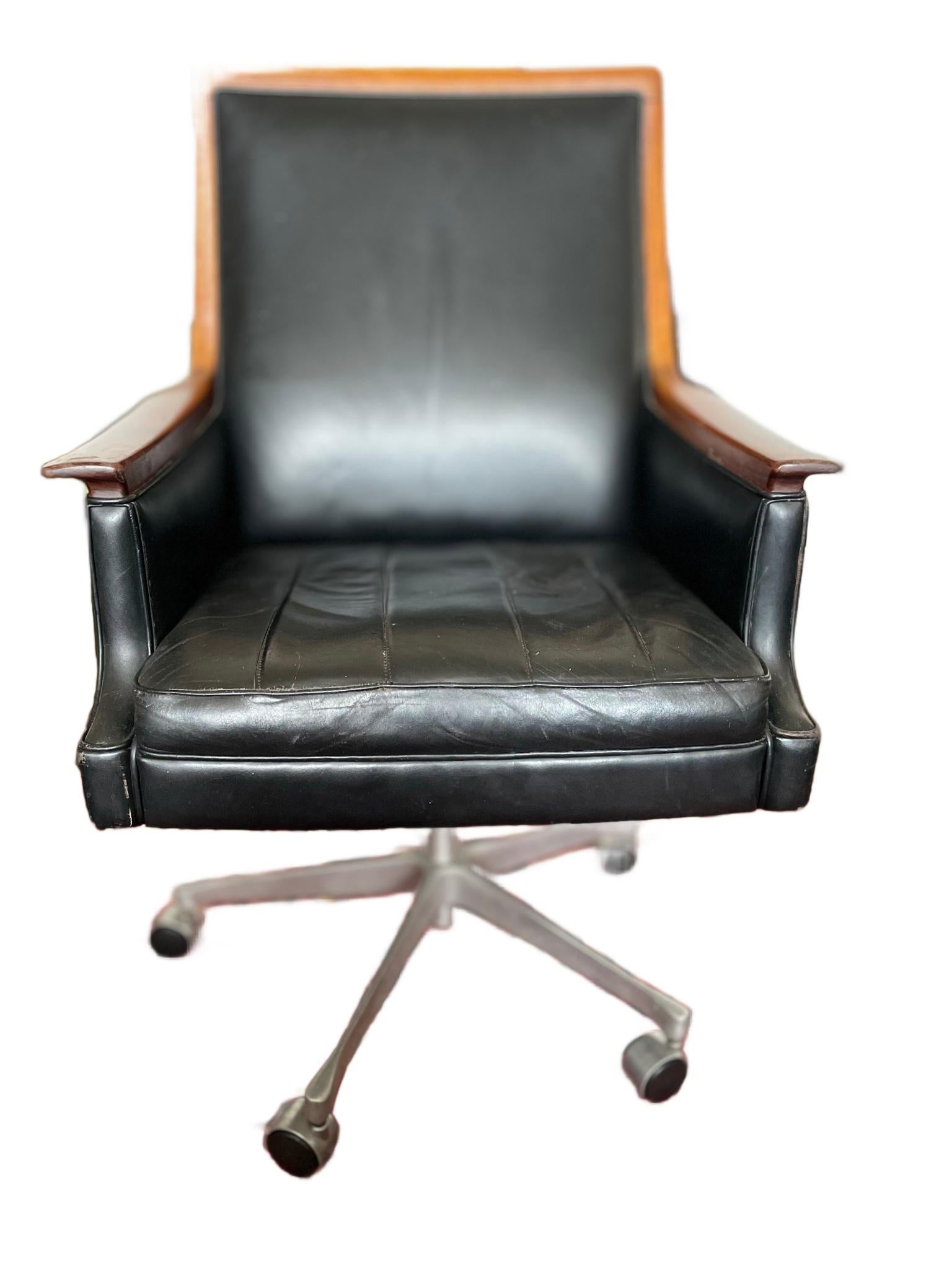 Silla ejecutiva Minerva de cuero y palisandro de los años 60, por Torbjorn Afdal en venta 9