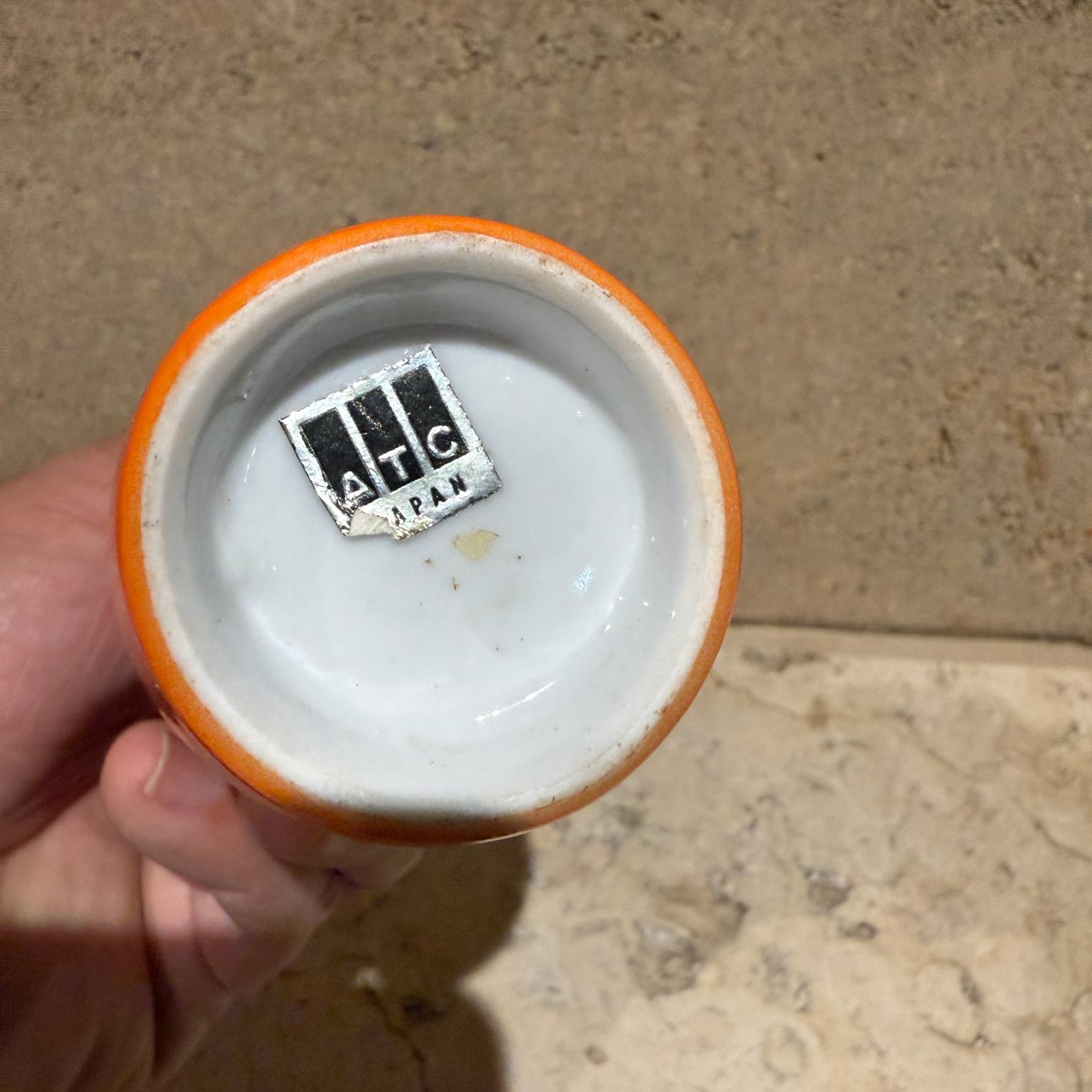 1960s Minimalist Orange Vase Sake Bottle Japan In Good Condition For Sale In Chula Vista, CA