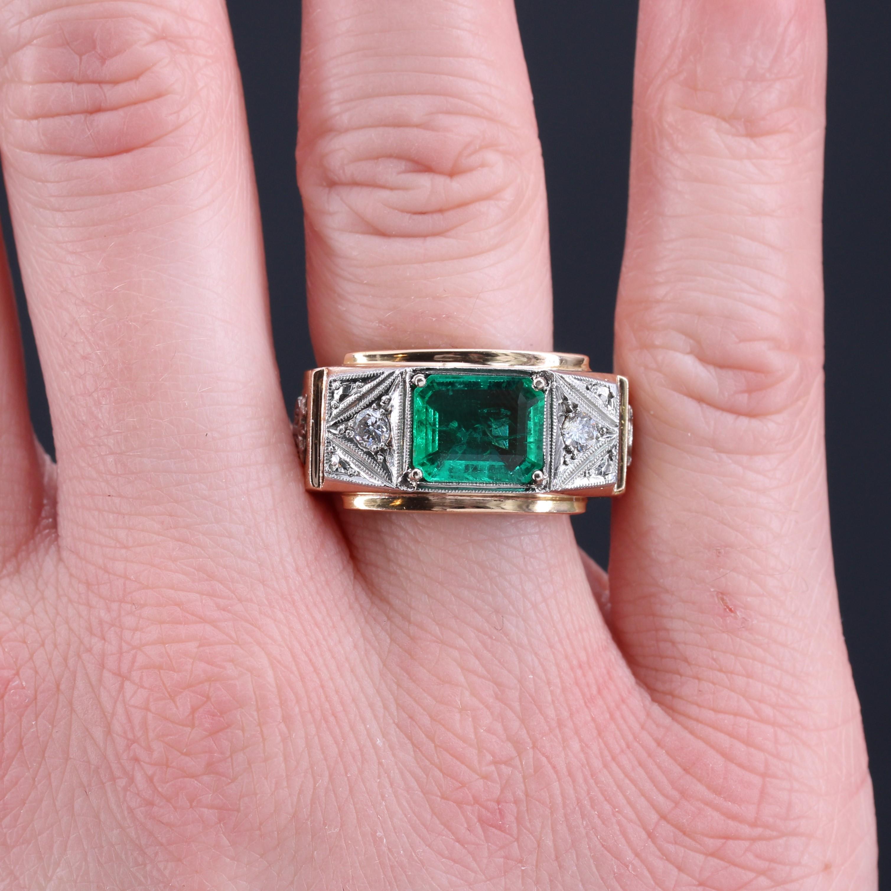 1960s Minor Emerald Diamonds 18 Karat Rose Gold Platinum Justice Ring In Excellent Condition In Poitiers, FR