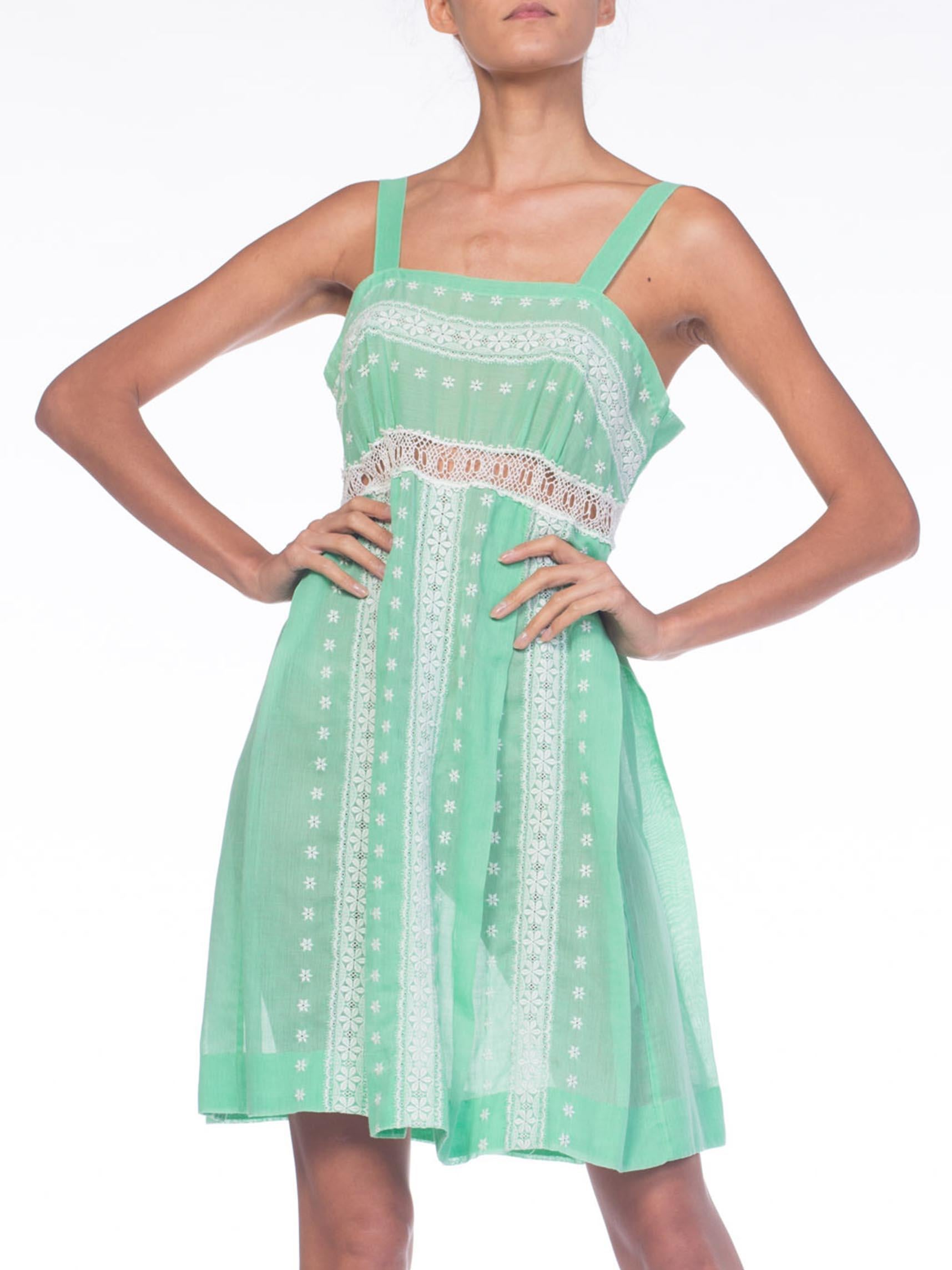 1960S Mint Green Cotton Blend Dress With Eyelet Lace Style Embroidery In Excellent Condition For Sale In New York, NY