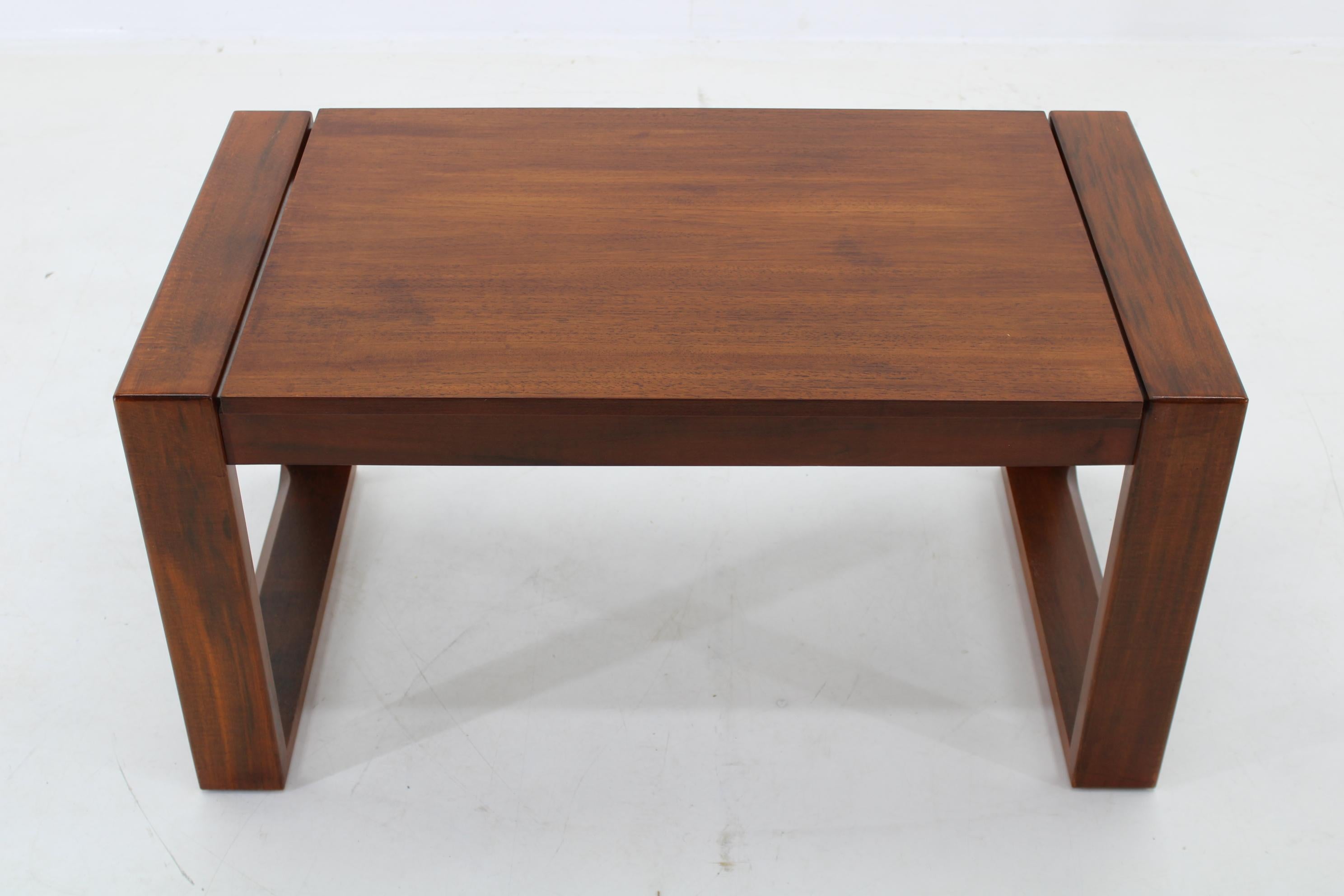 Mid-Century Modern 1960s Miroslav Navrátil Coffee Table , Czechoslovakia en vente