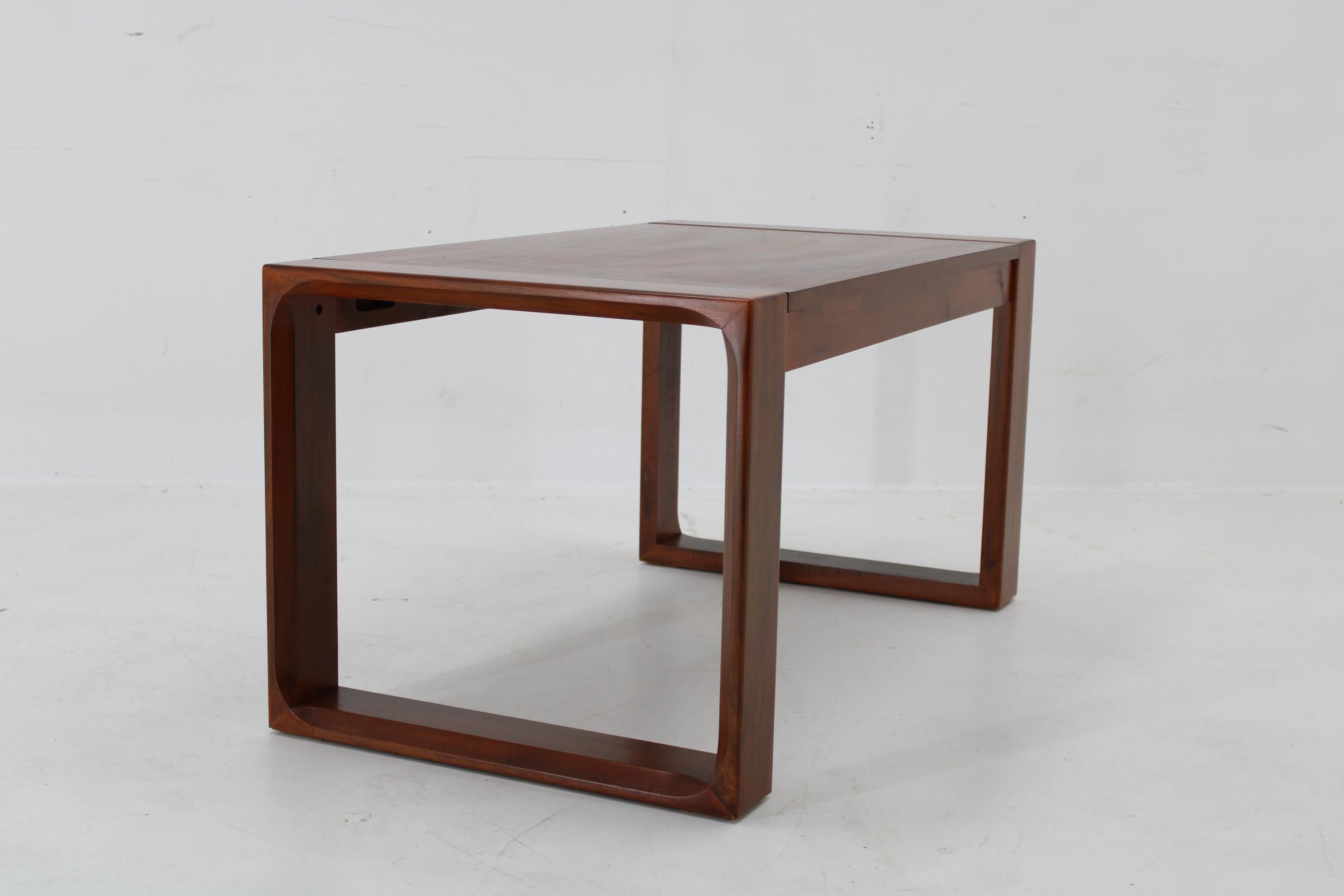 1960s Miroslav Navrátil Coffee Table , Czechoslovakia Bon état - En vente à Praha, CZ