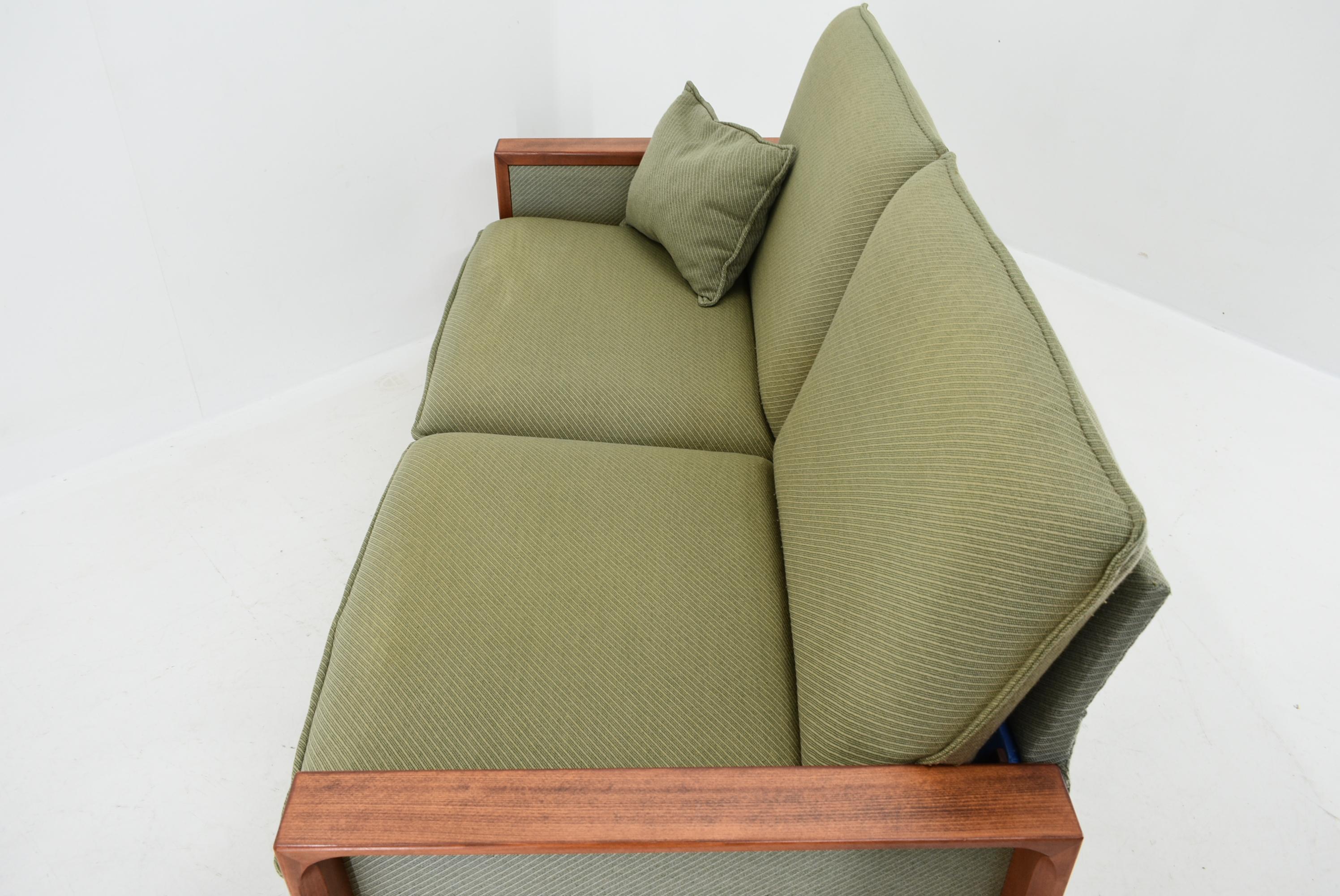 1960s, Miroslav Navratil Convertible Sofa, Czechoslovakia For Sale 10