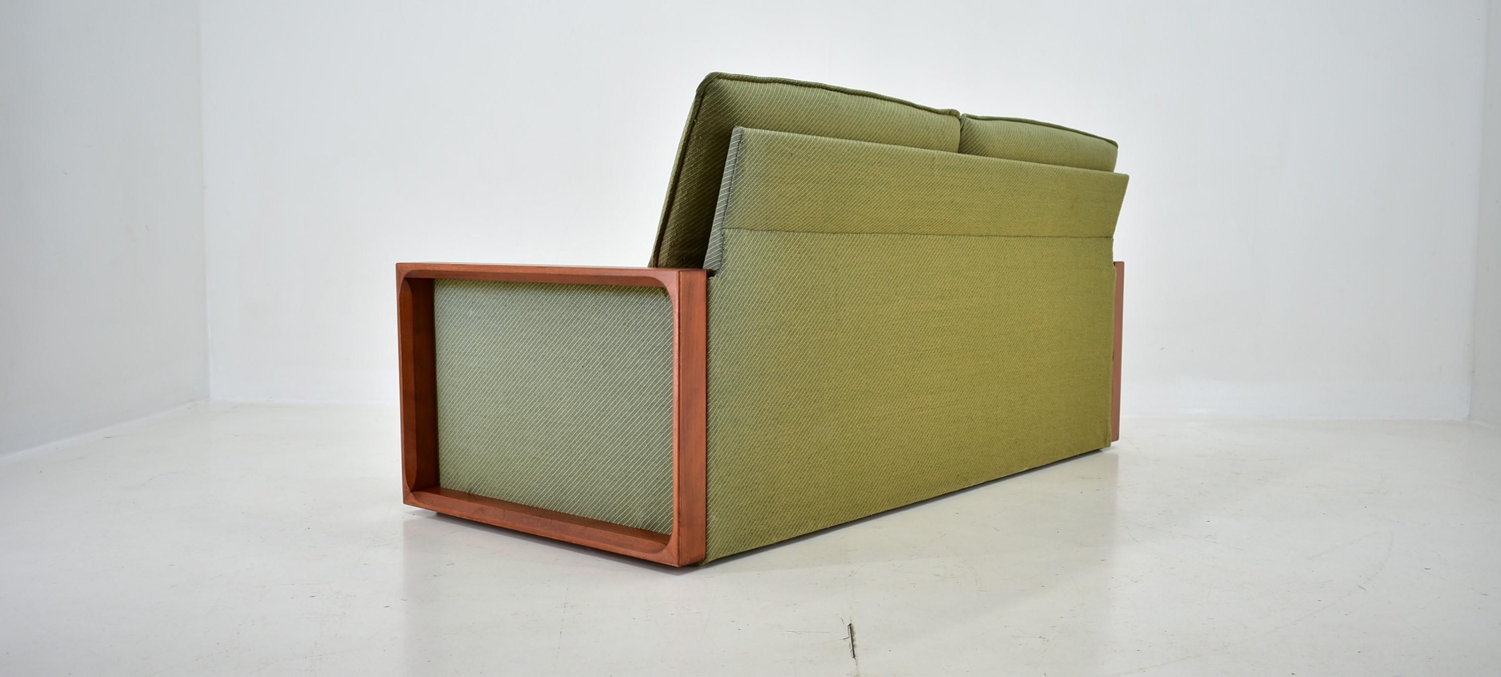 1960s, Miroslav Navratil Convertible Sofa, Czechoslovakia For Sale 13
