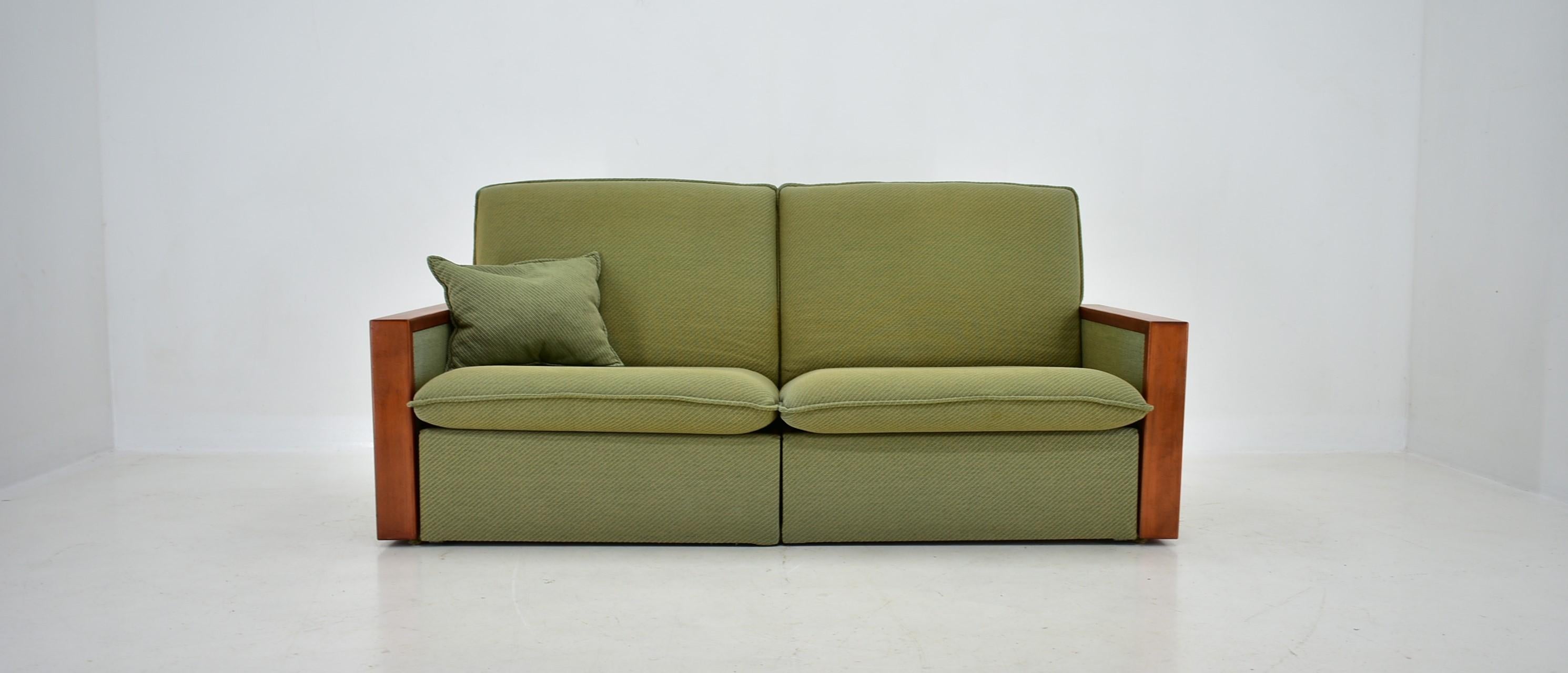 1960s, Miroslav Navratil Convertible Sofa, Czechoslovakia For Sale 14