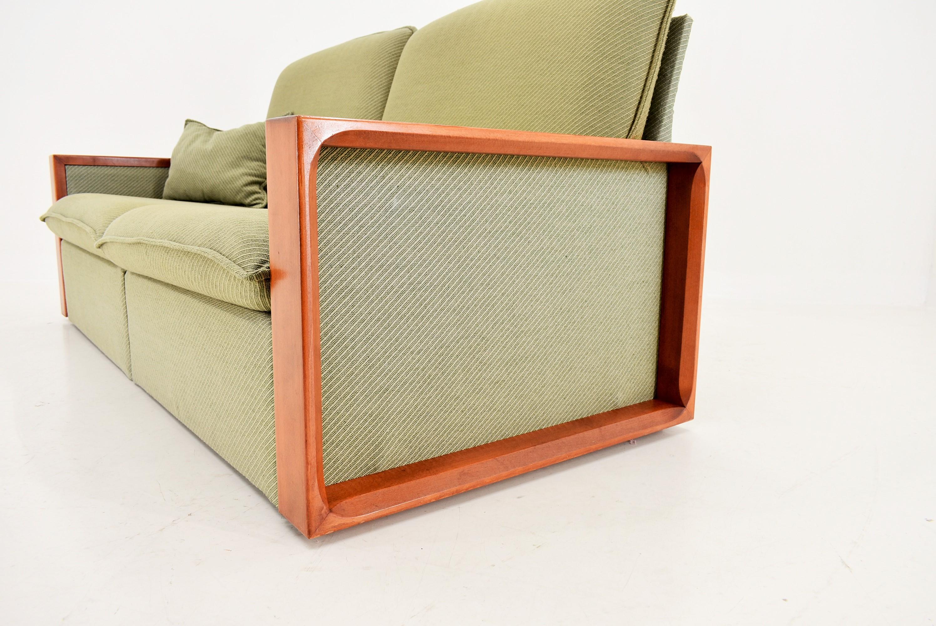 1960s, Miroslav Navratil Convertible Sofa, Czechoslovakia In Good Condition For Sale In Praha, CZ