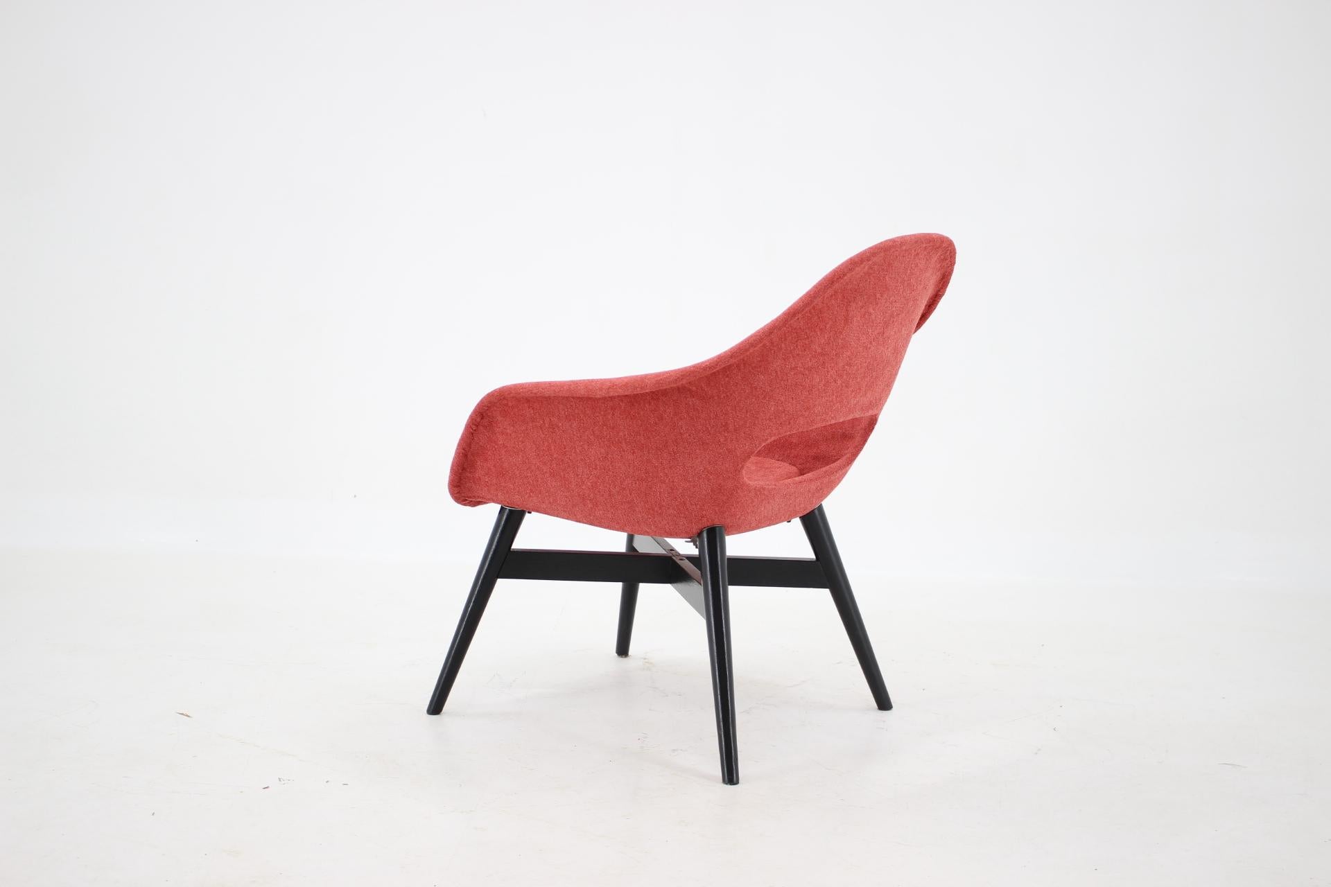 1960s Miroslav Navratil Fiberglass Shell Lounge Chair, Czechoslovakia For Sale 1