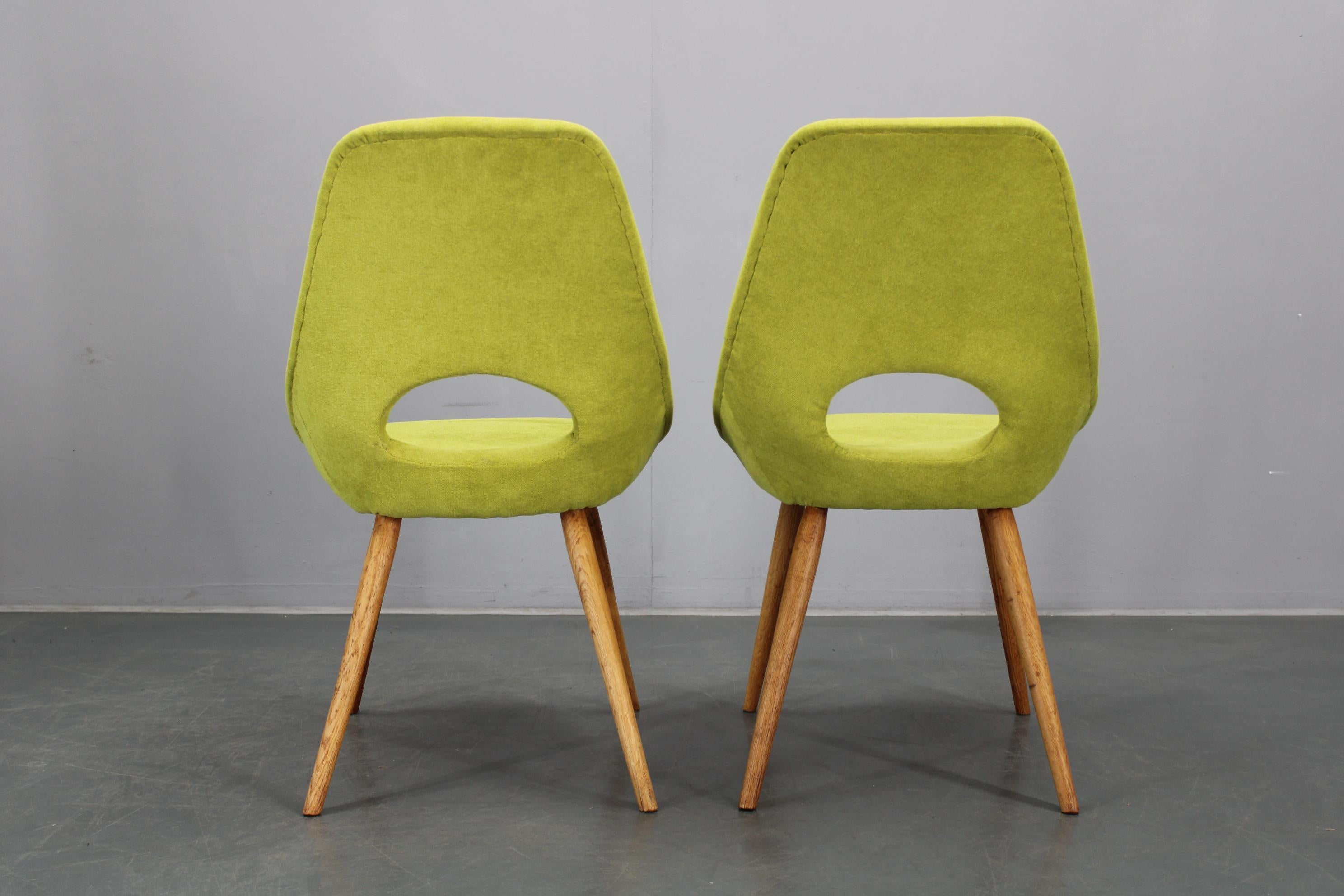 Chaises d'appoint en fibre de verre à coquille, Miroslav Navratil, Tchécoslovaquie, années 1960 en vente 4