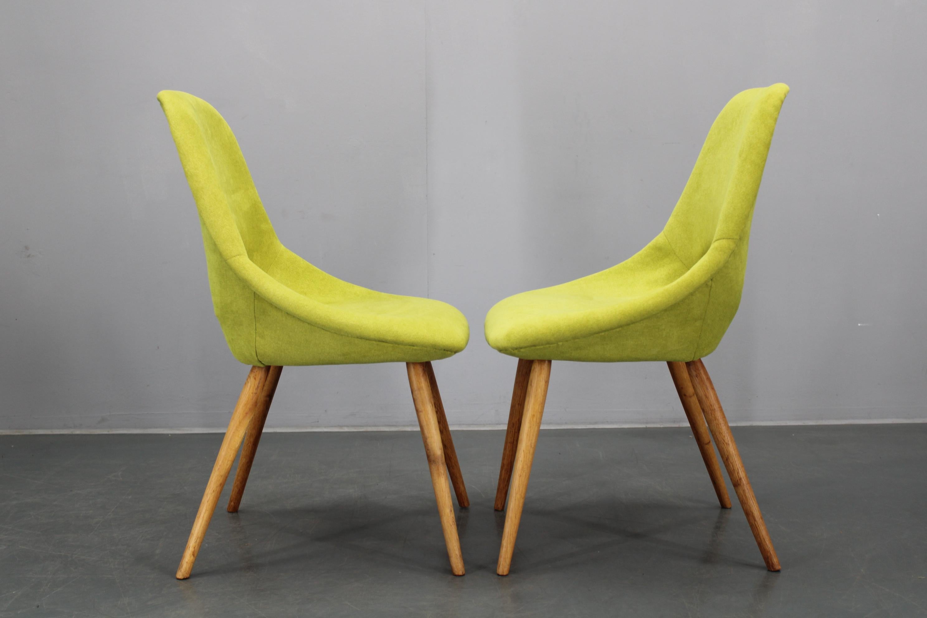 Chaises d'appoint en fibre de verre à coquille, Miroslav Navratil, Tchécoslovaquie, années 1960 en vente 5